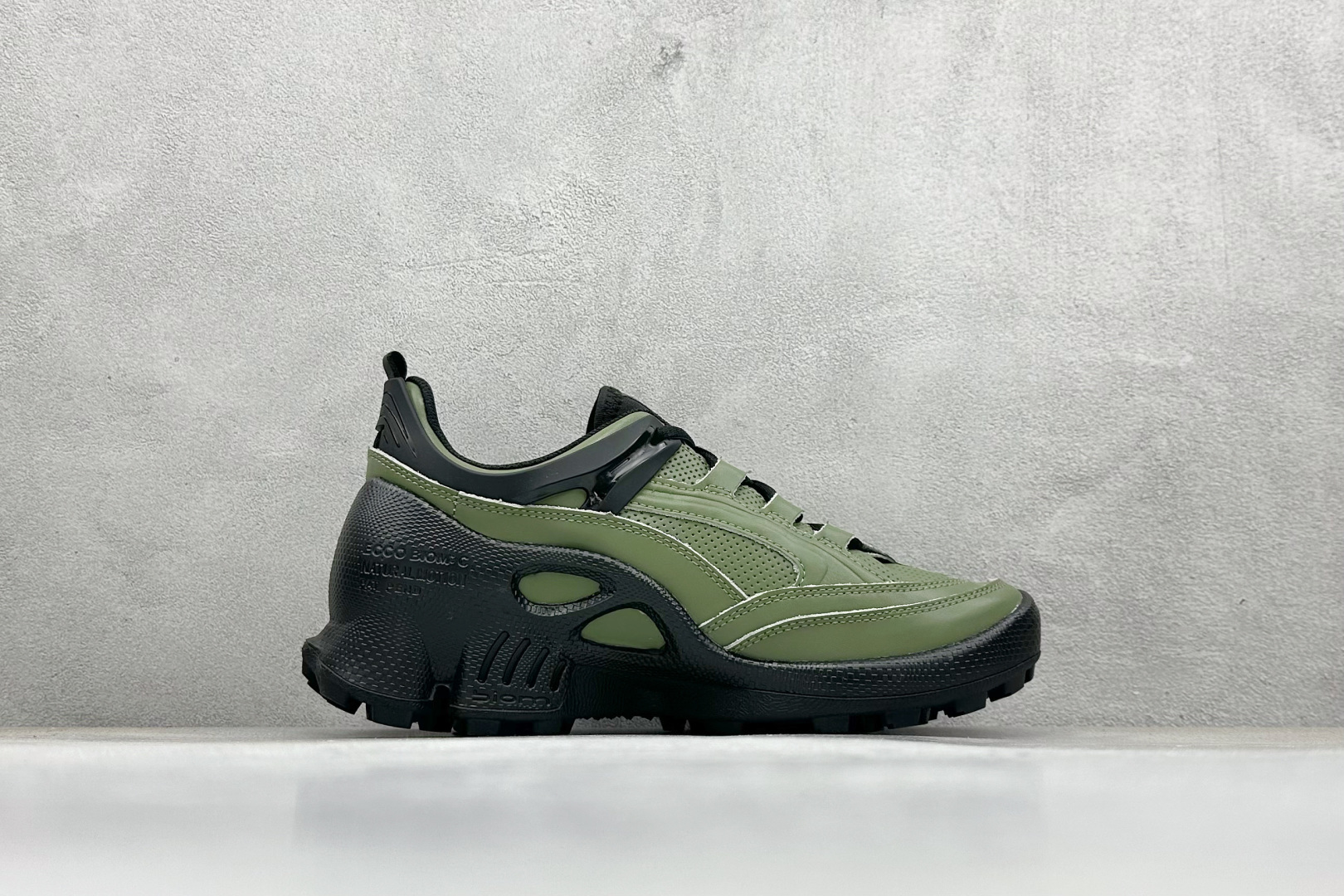 300 ECCO爱步老爹鞋男士夏季新款 全头层百搭潮流户外运动鞋 803324