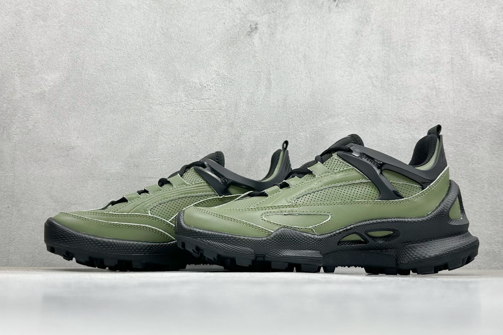 300 ECCO爱步老爹鞋男士夏季新款 全头层百搭潮流户外运动鞋 803324