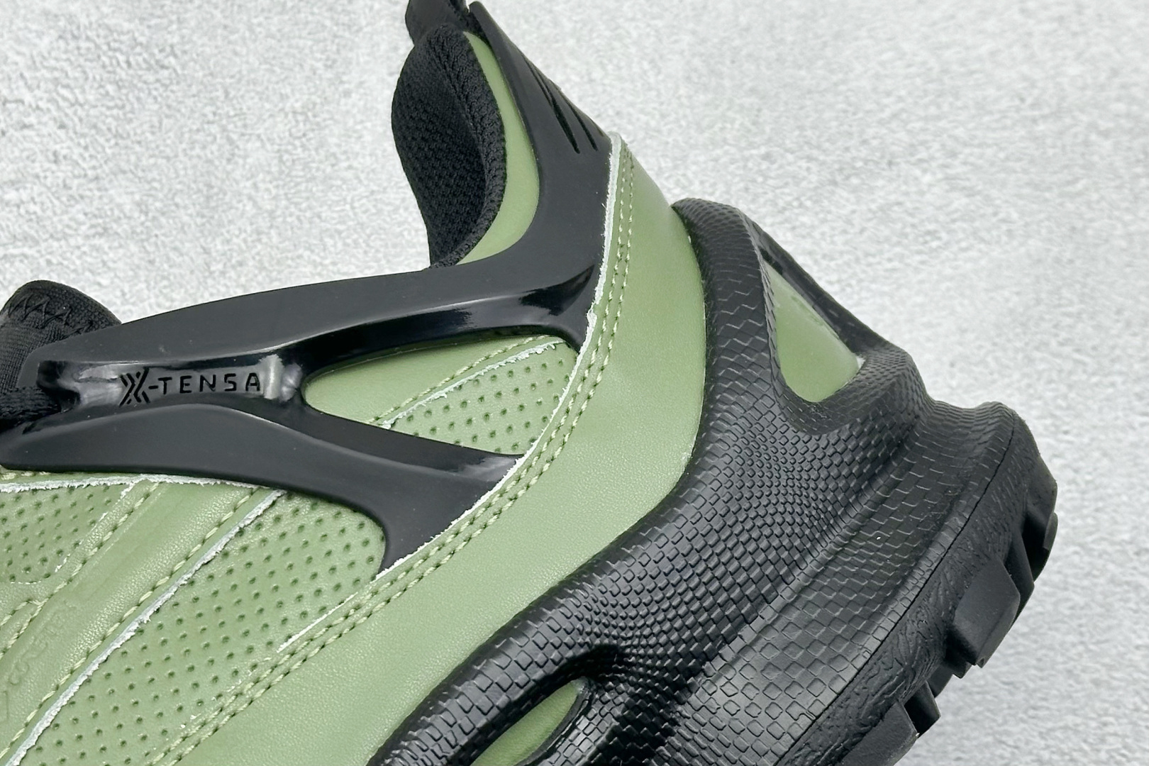 300 ECCO爱步老爹鞋男士夏季新款 全头层百搭潮流户外运动鞋 803324