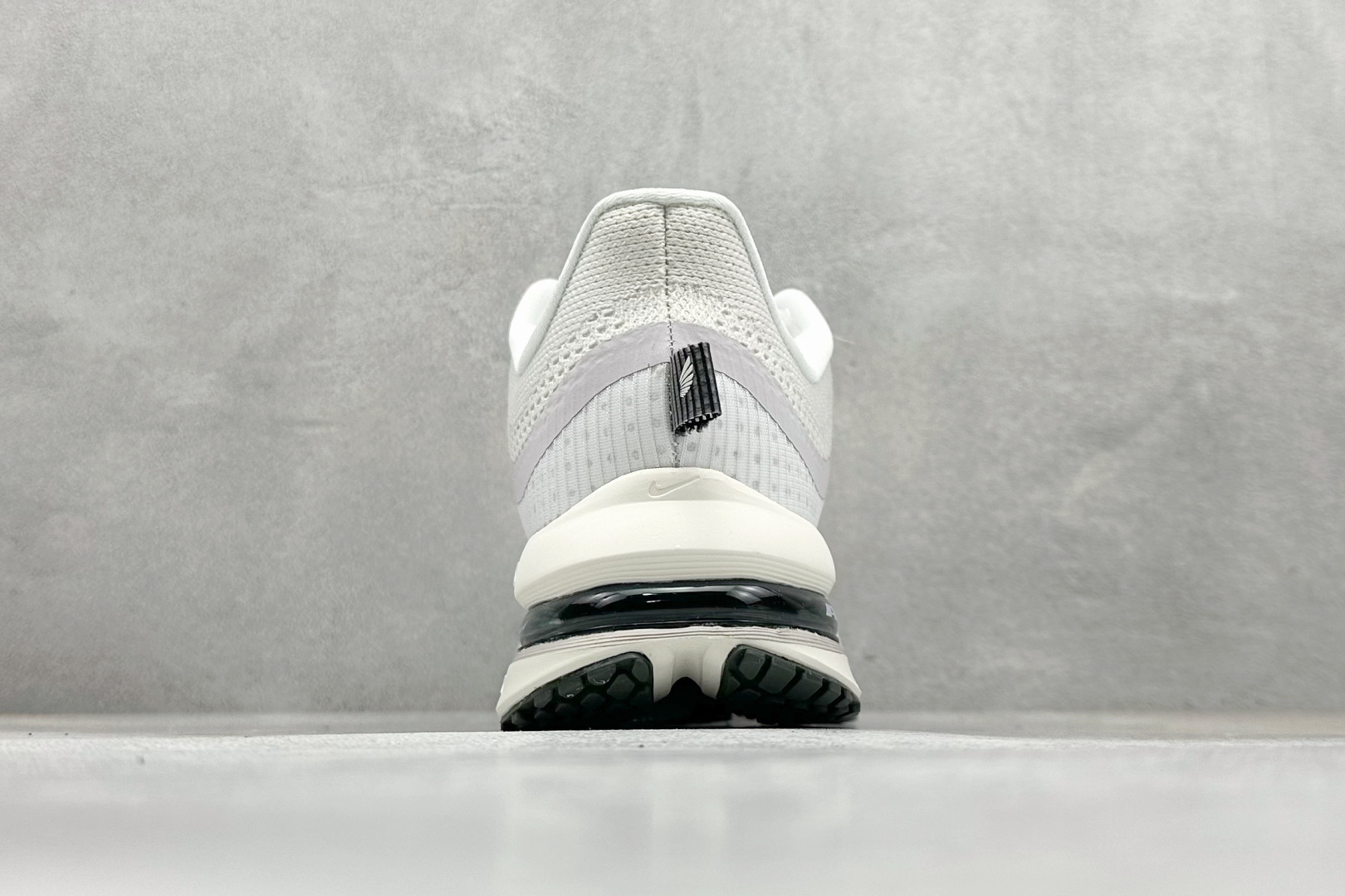 Nike Pegasus Premium 减震防滑耐磨透气 低帮跑步鞋 IH2288-001