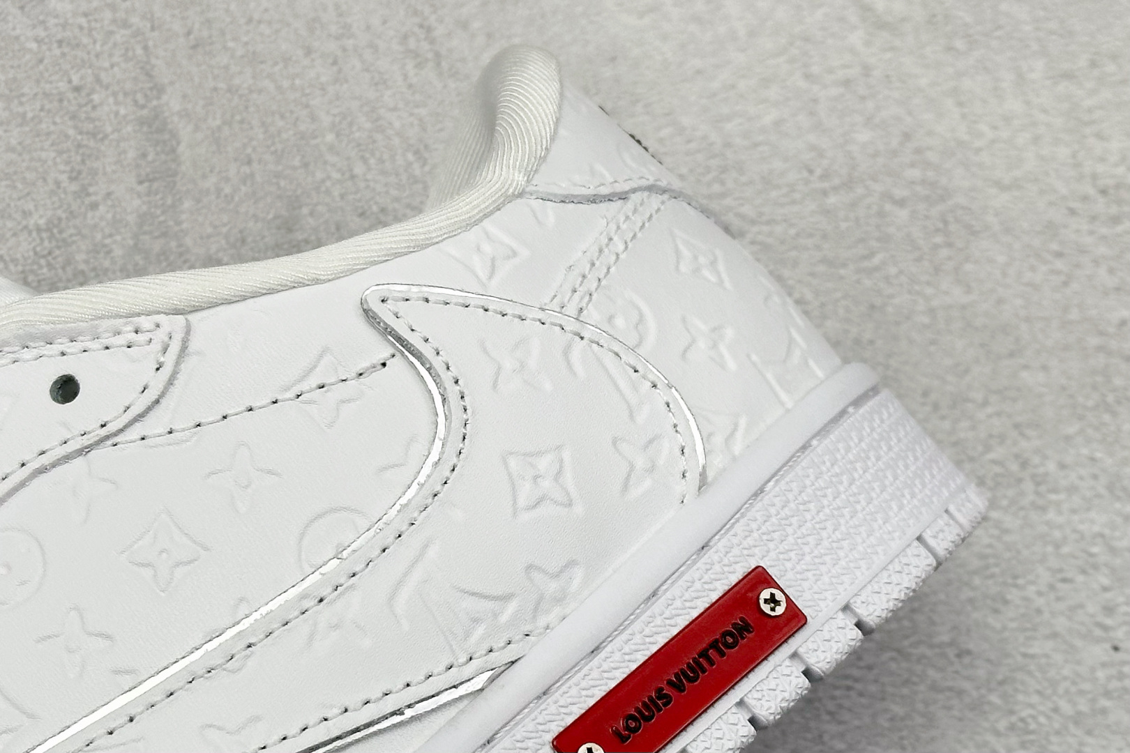 Travis Scott x Nike Air Jordan 1 Low x Louis Vuitton Air Jordan 1 Low 反转纯白满印满天星倒钩 XS2025-076