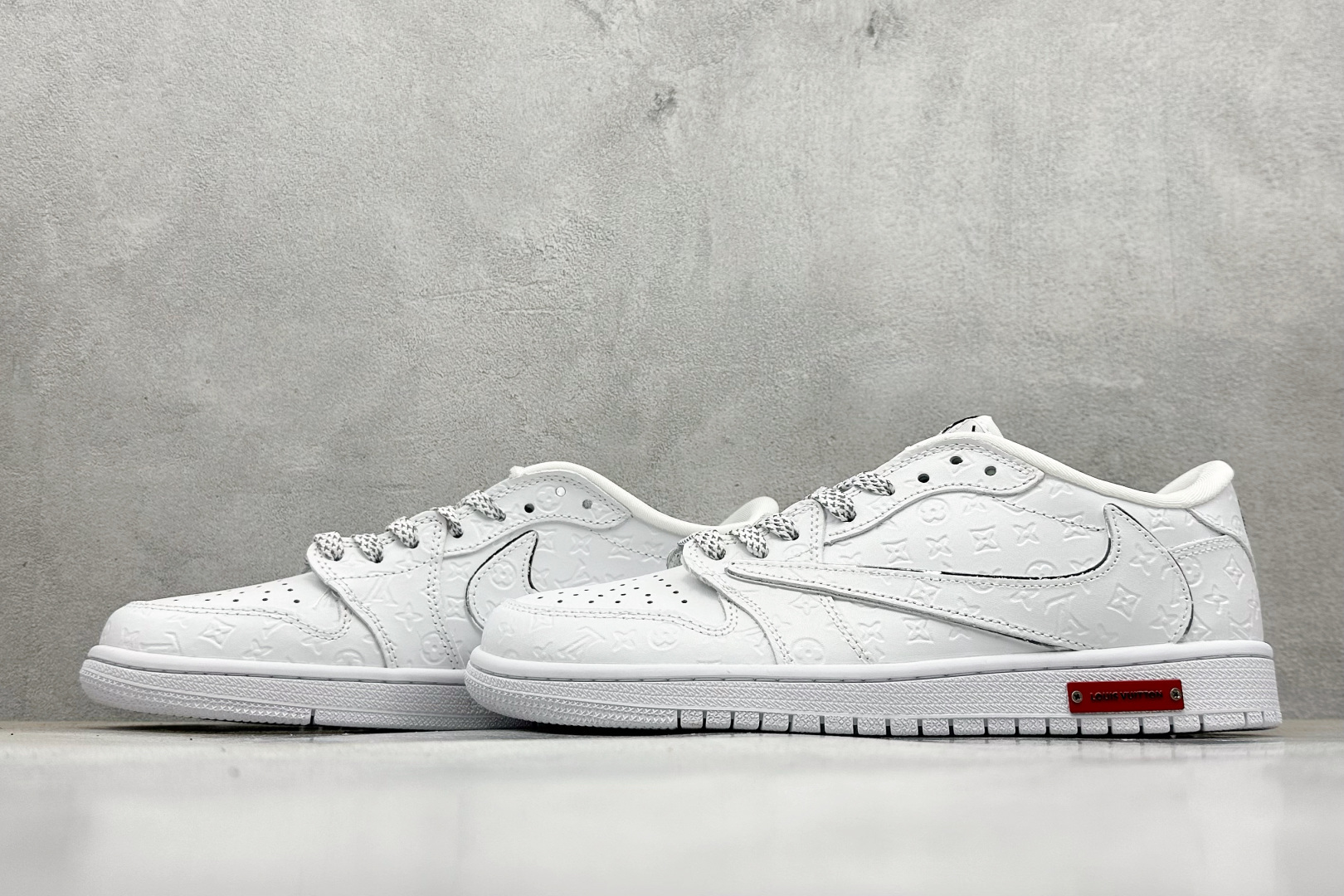 Travis Scott x Nike Air Jordan 1 Low x Louis Vuitton Air Jordan 1 Low 反转纯白满印满天星倒钩 XS2025-076