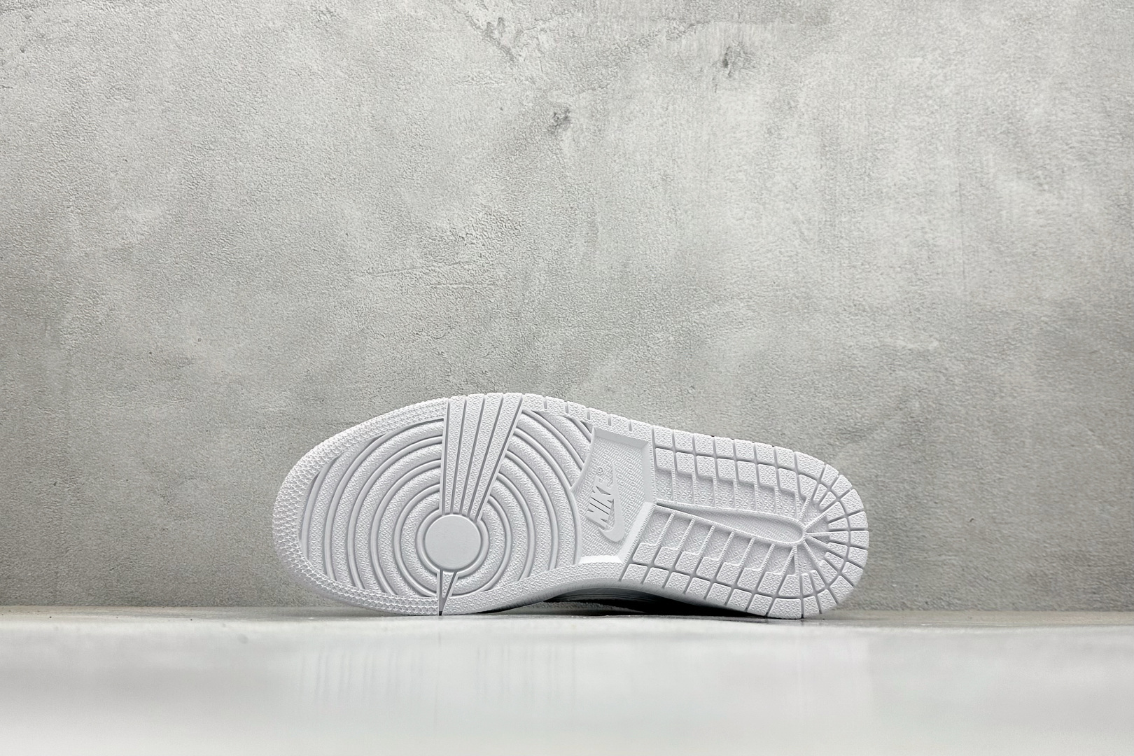 Travis Scott x Nike Air Jordan 1 Low x Louis Vuitton Air Jordan 1 Low 反转纯白满印满天星倒钩 XS2025-076