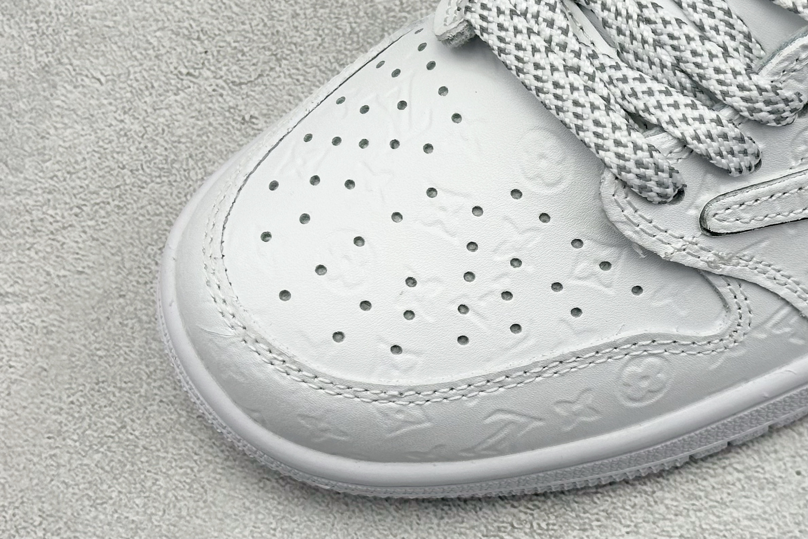 Travis Scott x Nike Air Jordan 1 Low x Louis Vuitton Air Jordan 1 Low 反转纯白满印满天星倒钩 XS2025-076