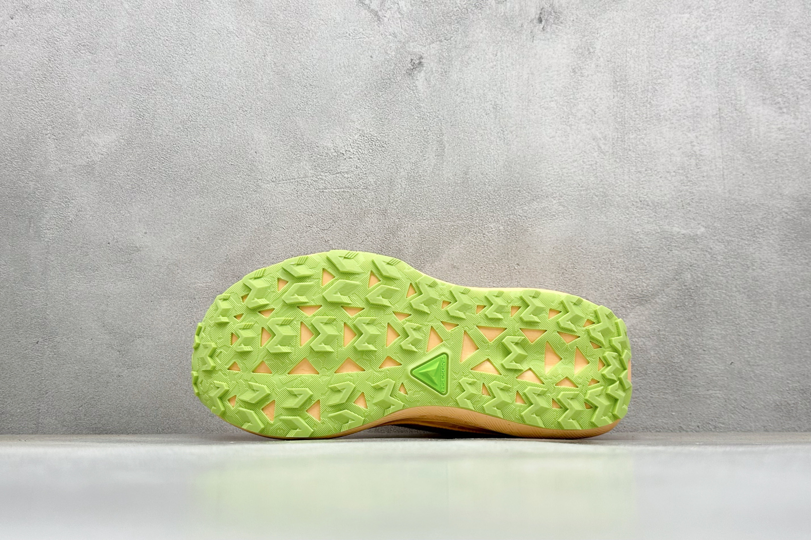 200 Asics Trabuco 4 亚瑟士运动休闲透气专业跑鞋 1011B976-101