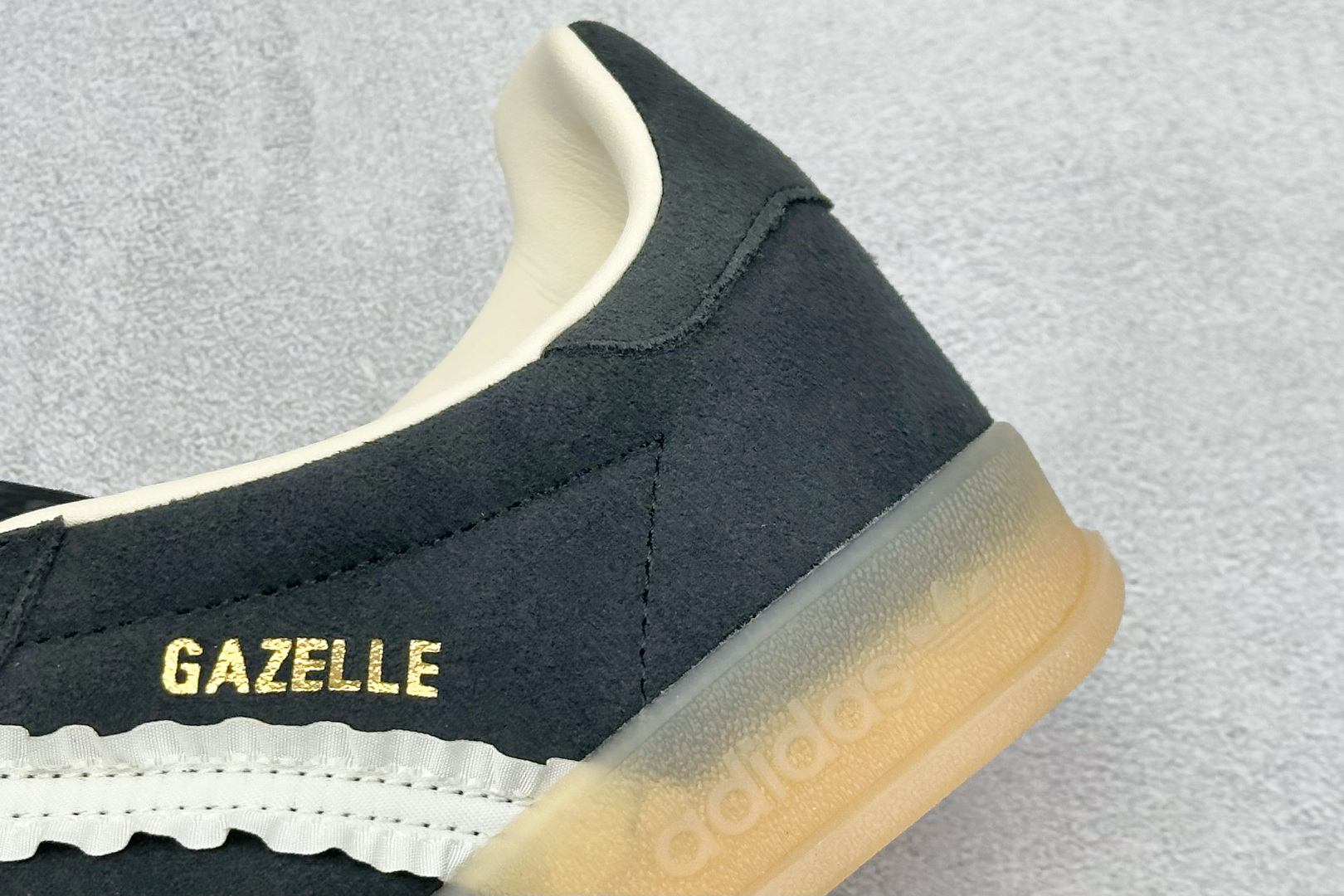 190 Adidas Originals Gazelle Indoor三叶草复古休闲防滑耐磨低帮板鞋 JS1412