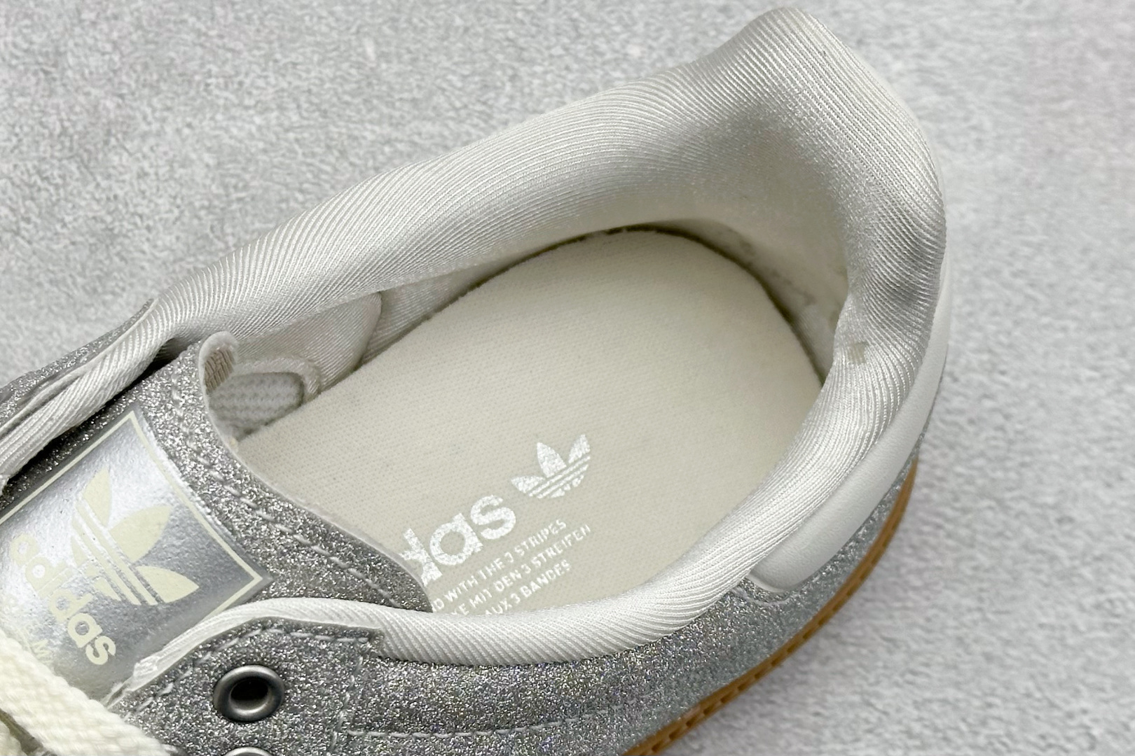 160 Adidas Originals Samba 阿迪达斯三叶草 桑巴舞系列绅士德训足球风百搭低帮休闲运动板鞋 KI6264