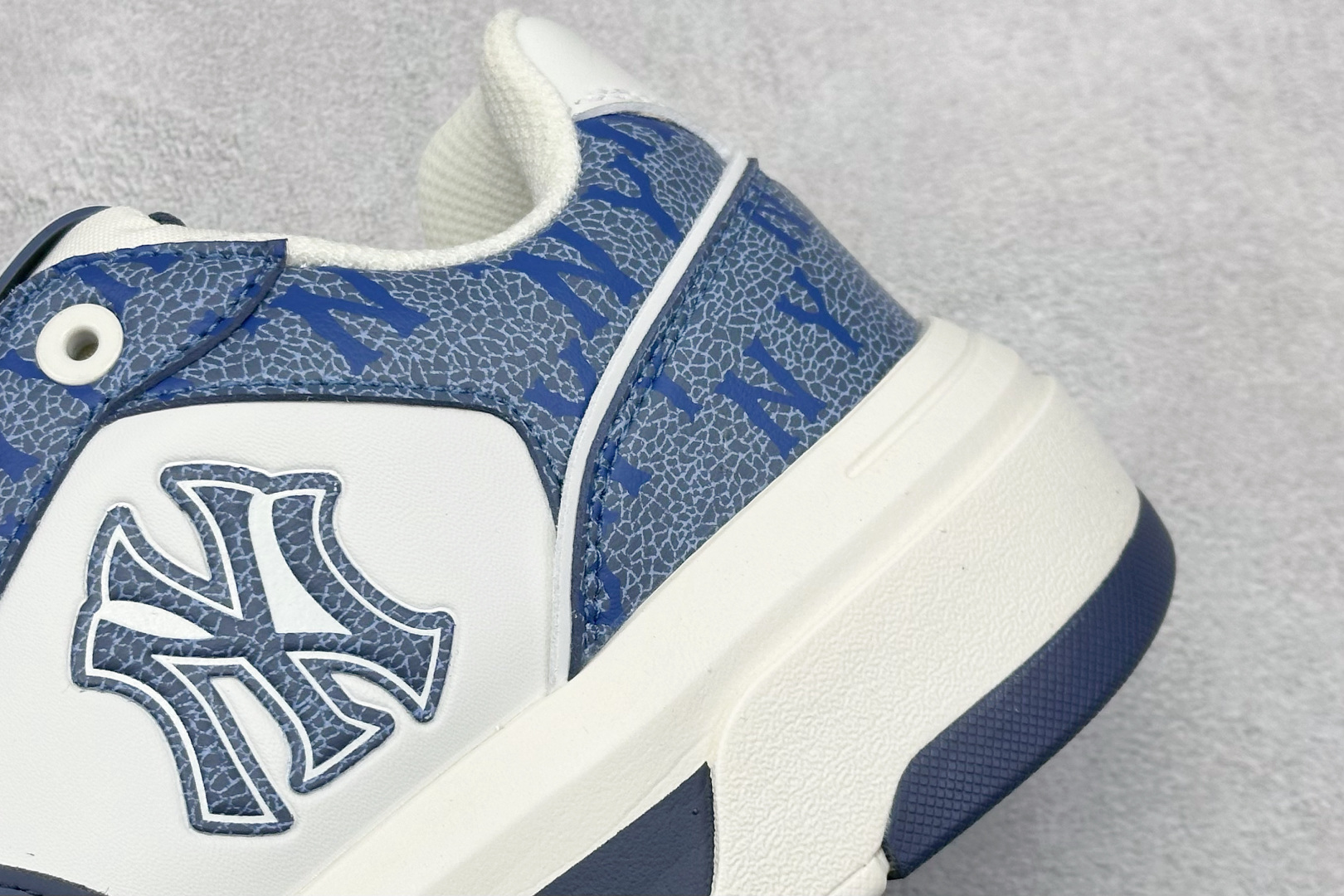 180 NY平台订单 MLB Chunky Liner 学长鞋系列低帮老爹风轻量增高厚底百搭休闲运动慢跑鞋 3ASXP025N