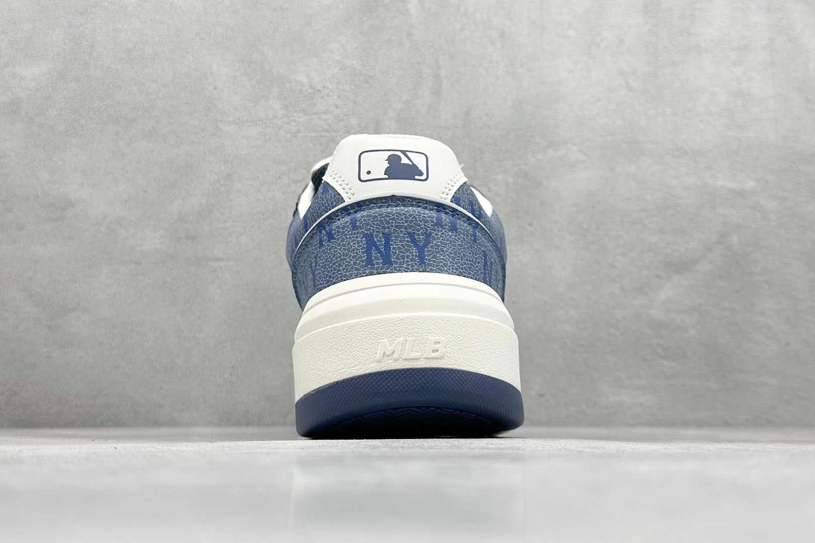 180 NY平台订单 MLB Chunky Liner 学长鞋系列低帮老爹风轻量增高厚底百搭休闲运动慢跑鞋 3ASXP025N