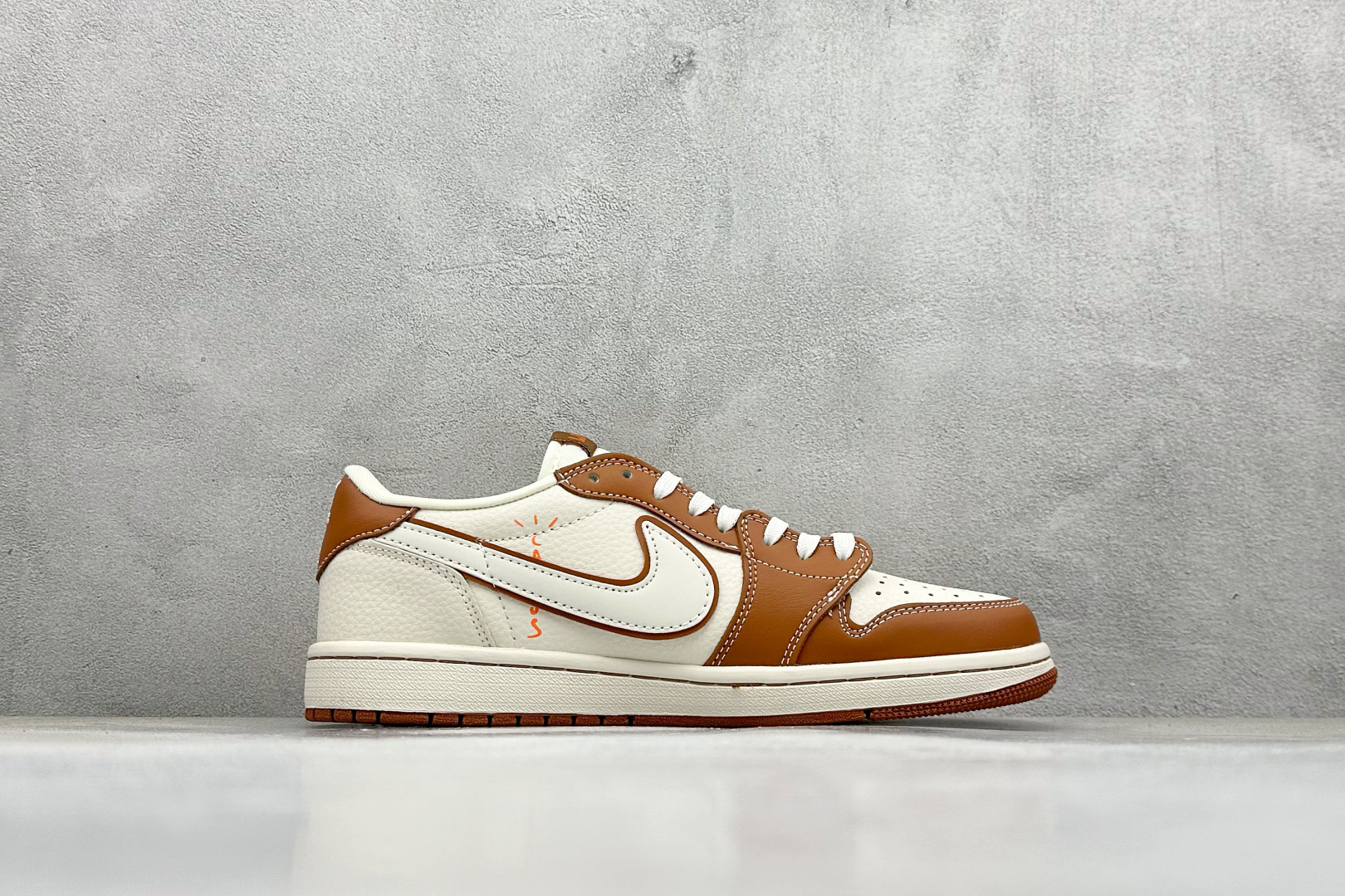 280 XC版Travis Scott x Nike Air Jordan 1 Low x LABUBU Air Jordan 1 Low 反转棕白倒钩 DZ5899-020