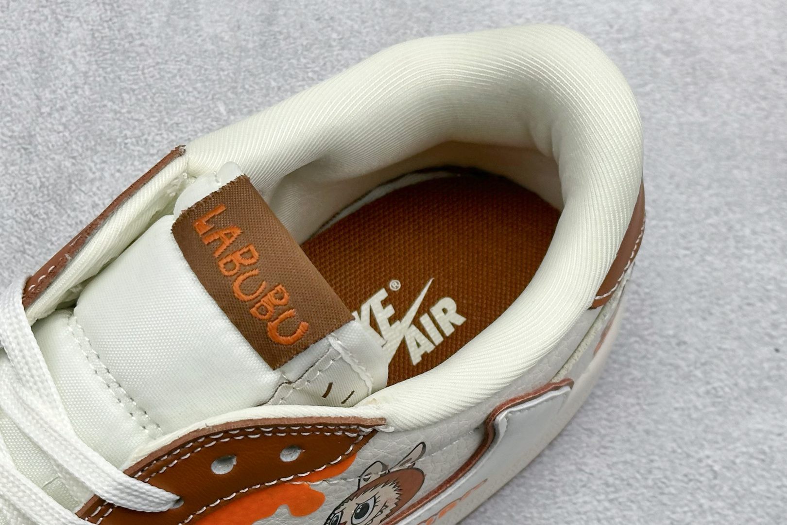 280 XC版Travis Scott x Nike Air Jordan 1 Low x LABUBU Air Jordan 1 Low 反转棕白倒钩 DZ5899-020