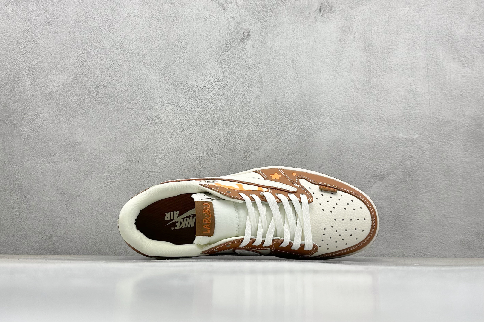 280 XC版Travis Scott x Nike Air Jordan 1 Low x LABUBU Air Jordan 1 Low 反转棕白倒钩 DZ5899-020