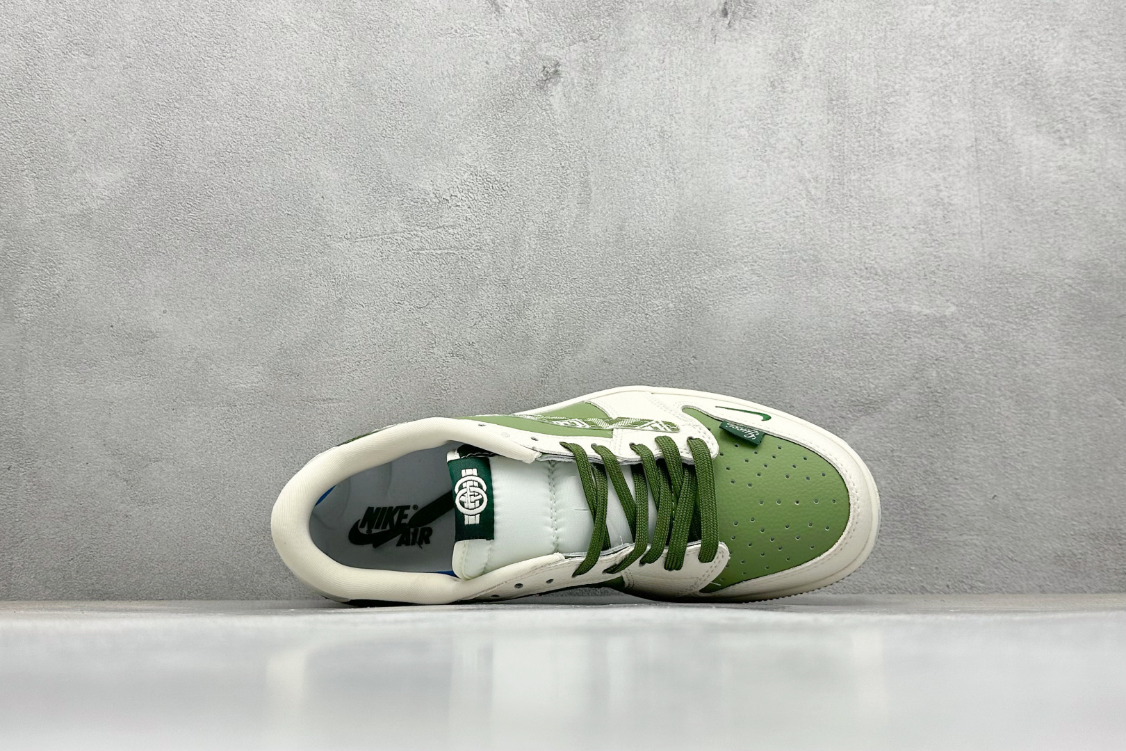 XC版Travis Scott x Nike Air Jordan 1 Low x GUCCI Air Jordan 1 Low 反转白绿小勾倒钩 XS2025-028-High Quatity Cheap Brand wholesale wholesaler seller Clothes Bags handbags Sneakers Top Fashion Clothing Shoes from China Factory Chinese suppliers best Quality Beautiful Price XC版Travis Scott x Nike Air Jordan 1 Low x GUCCI Air Jordan 1 Low 反转白绿小勾倒钩 XS2025-028