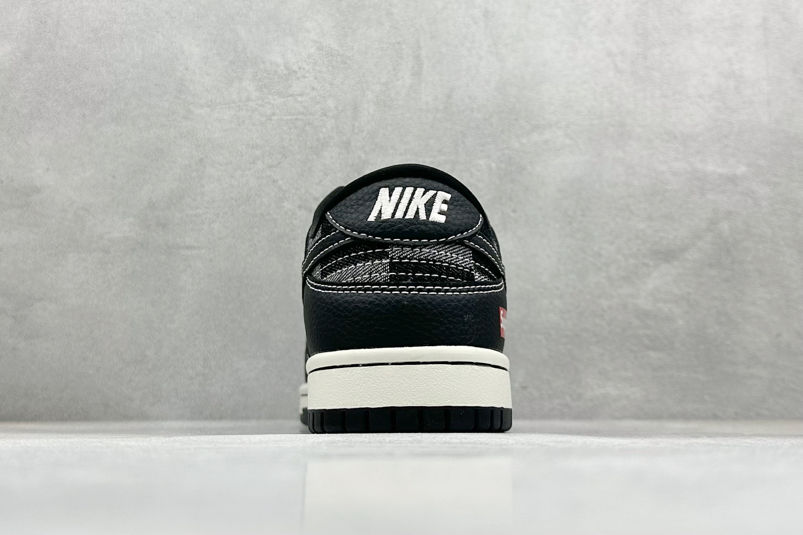 SC版Nike SB Dunk Low Sup联名 黑灰格调 高端定制 低帮休闲板鞋 SC0601-462