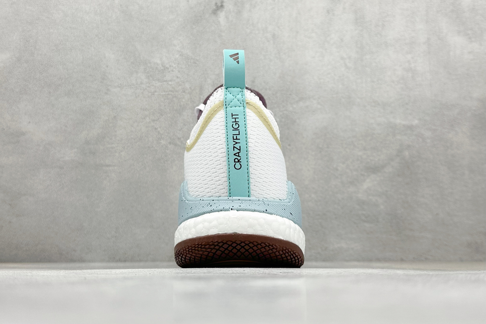 220 ADIDAS CRAZYFLIGHT MID 运动鞋 减震防滑 针织网面设计 鞋底采用真爆颗粒 三层组合大底 舒适透气 GY1258