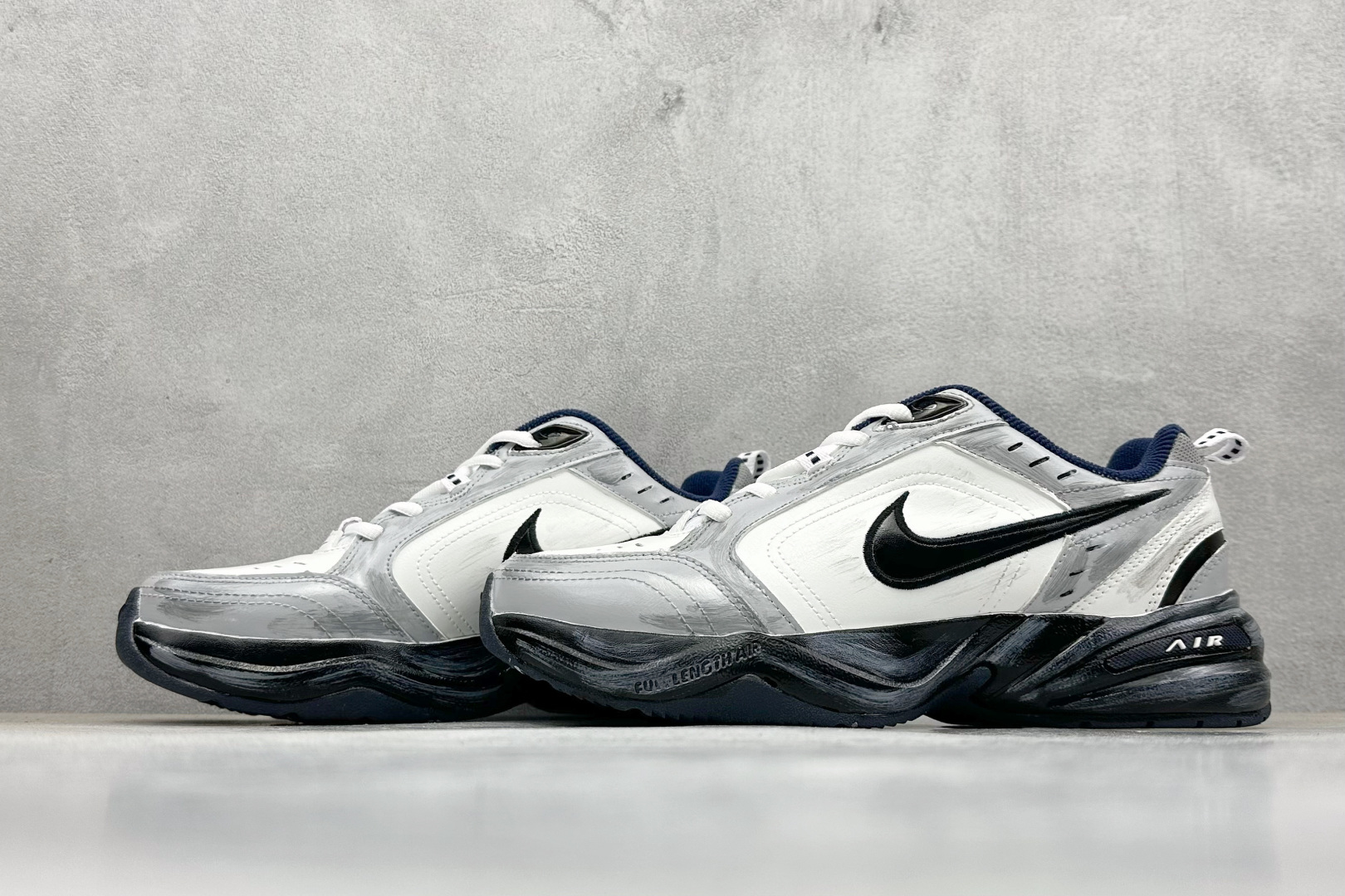 NK Air Monarch IV M2K 涂鸦复古潮流运动舒适老爹鞋 415445-102