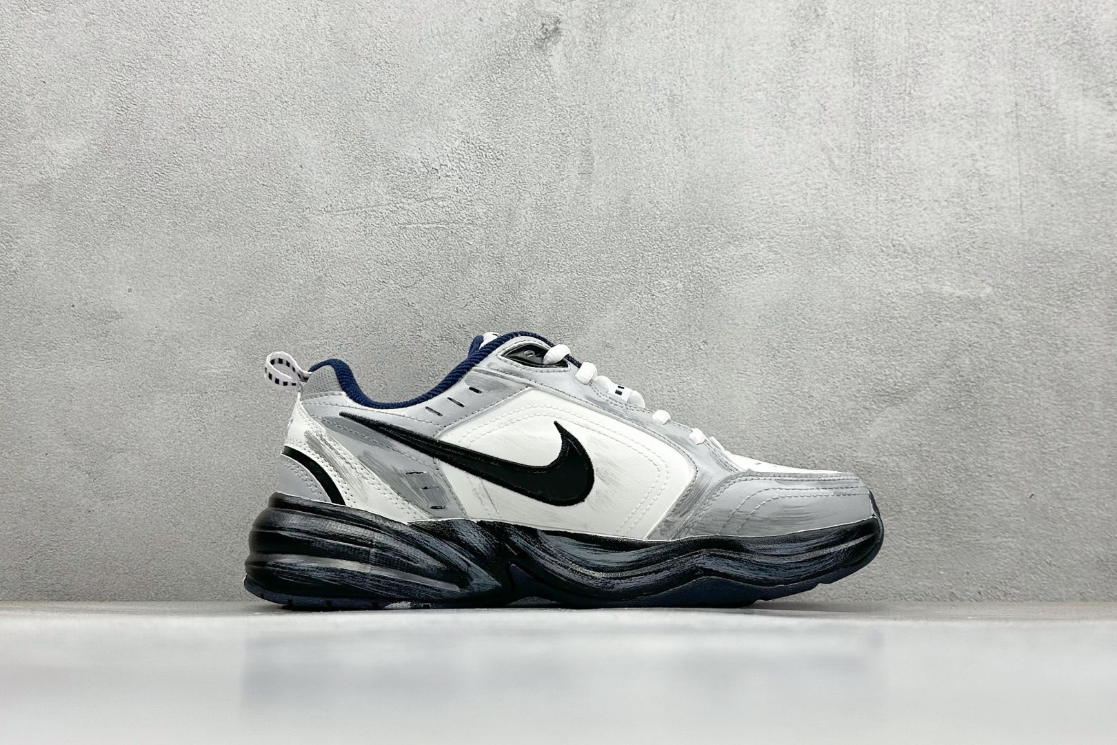 NK Air Monarch IV M2K 涂鸦复古潮流运动舒适老爹鞋 415445-102