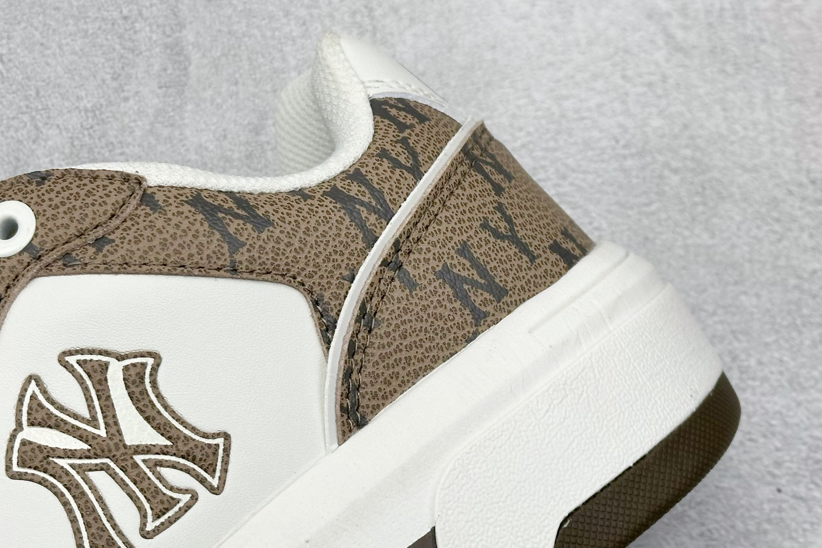 180 MLB CHUNKY LINER POCKET MONOGRAM 纽约洋基队 潮流时尚学长厚底运动鞋 3ASXP025N