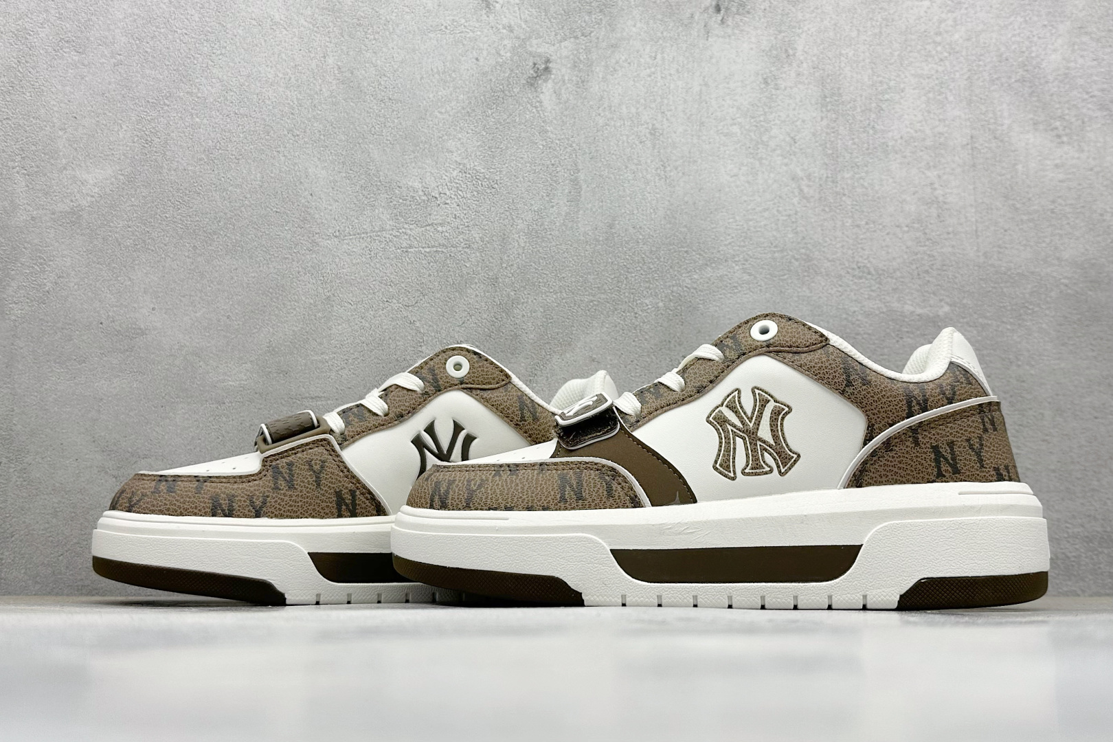 180 MLB CHUNKY LINER POCKET MONOGRAM 纽约洋基队 潮流时尚学长厚底运动鞋 3ASXP025N