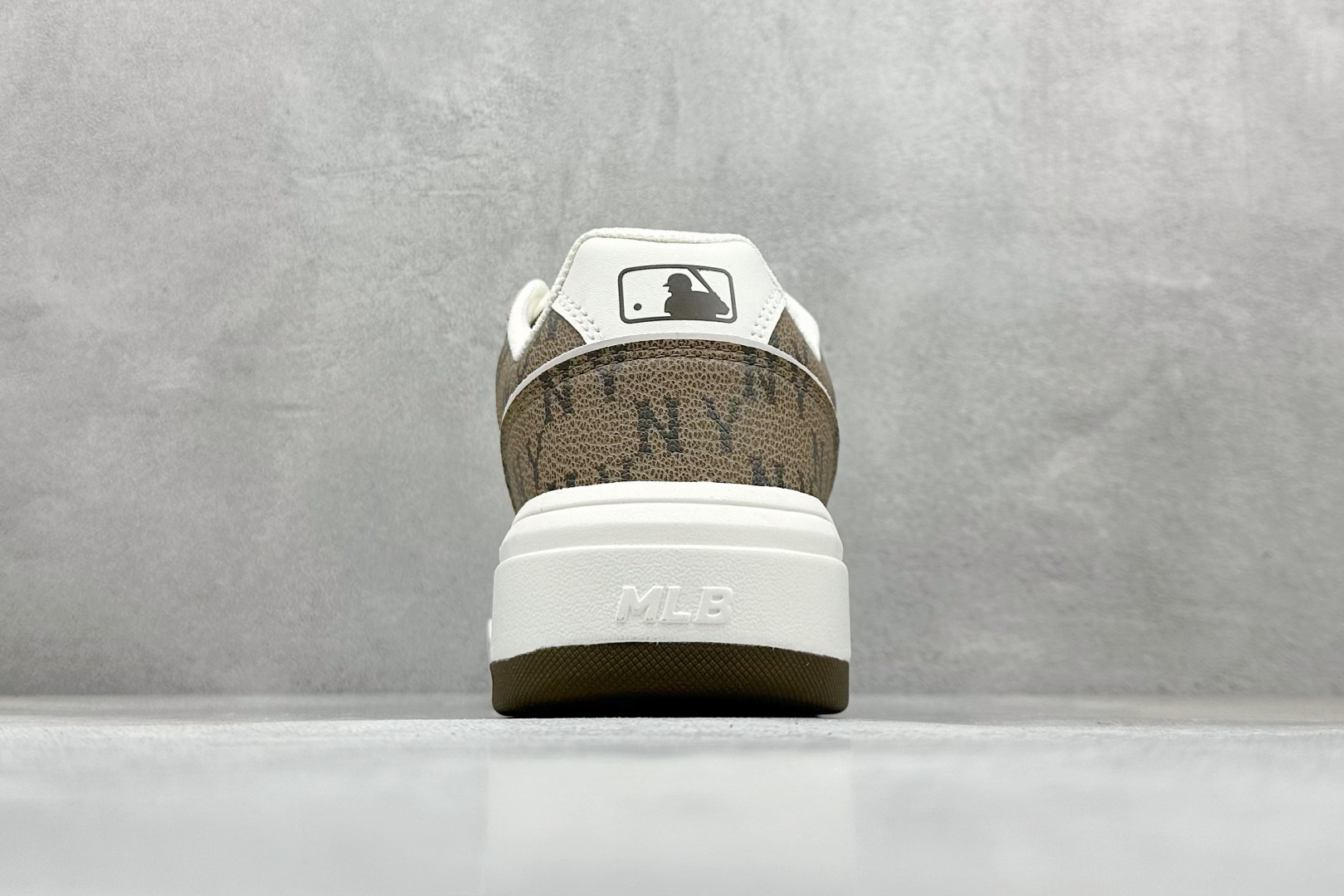 180 MLB CHUNKY LINER POCKET MONOGRAM 纽约洋基队 潮流时尚学长厚底运动鞋 3ASXP025N