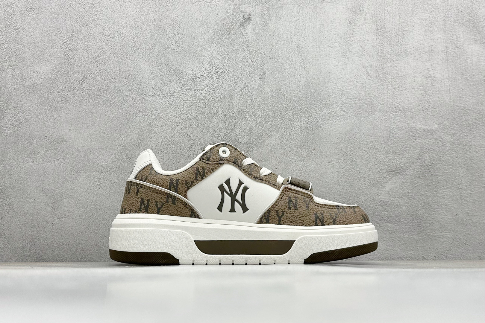 180 MLB CHUNKY LINER POCKET MONOGRAM 纽约洋基队 潮流时尚学长厚底运动鞋 3ASXP025N