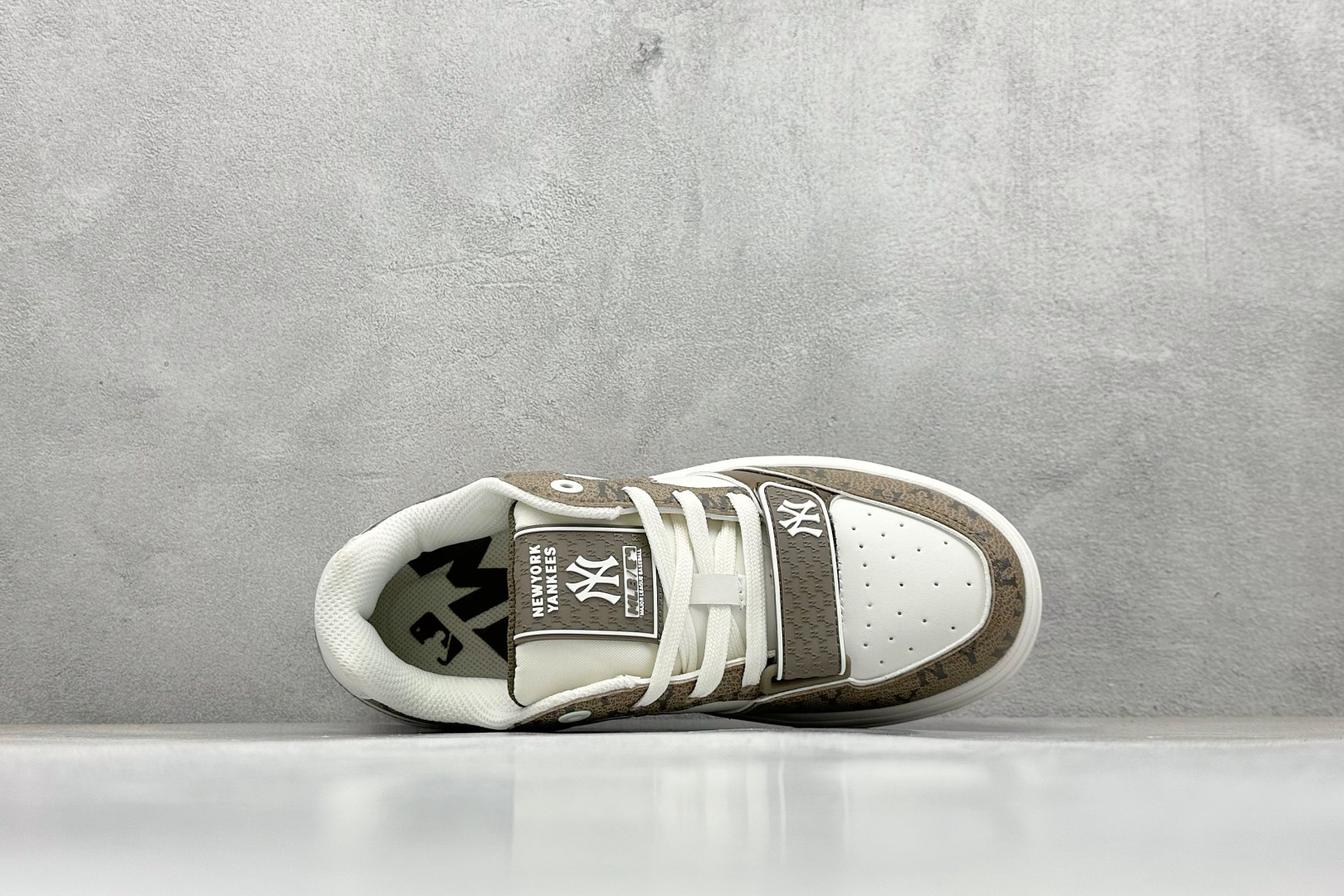 180 MLB CHUNKY LINER POCKET MONOGRAM 纽约洋基队 潮流时尚学长厚底运动鞋 3ASXP025N