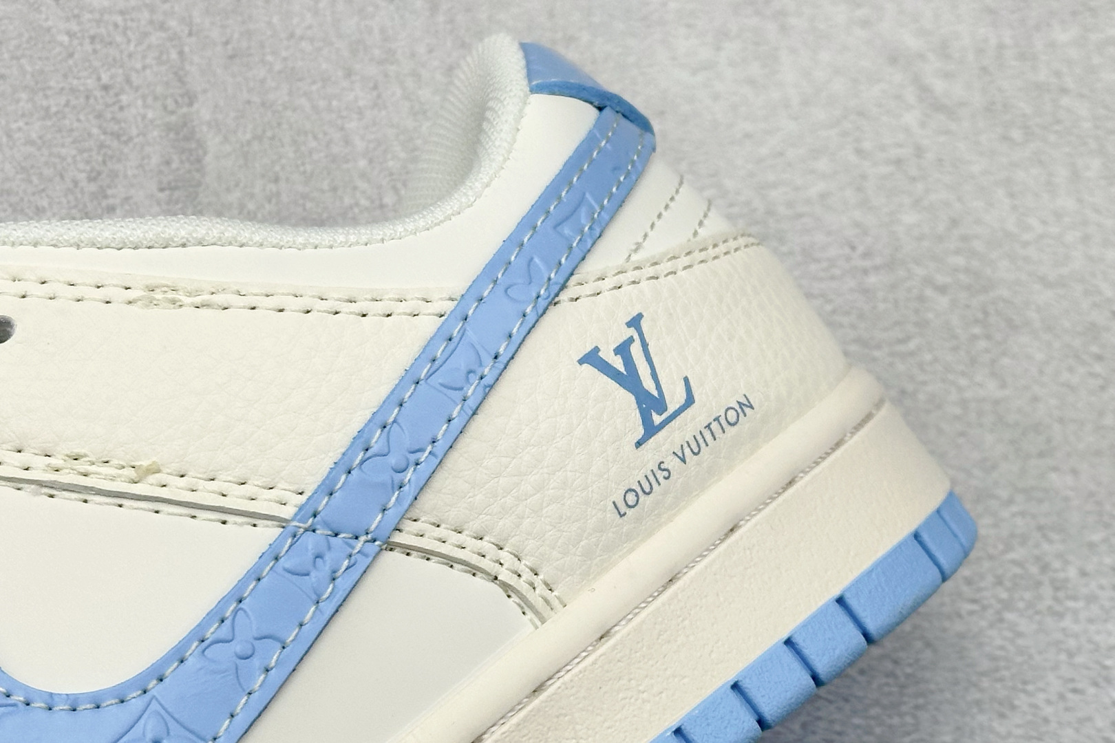 Nike SB Dunk Low LV联名 米白冰蓝印花 周年高端定制 低帮休闲板鞋 JP1628-015