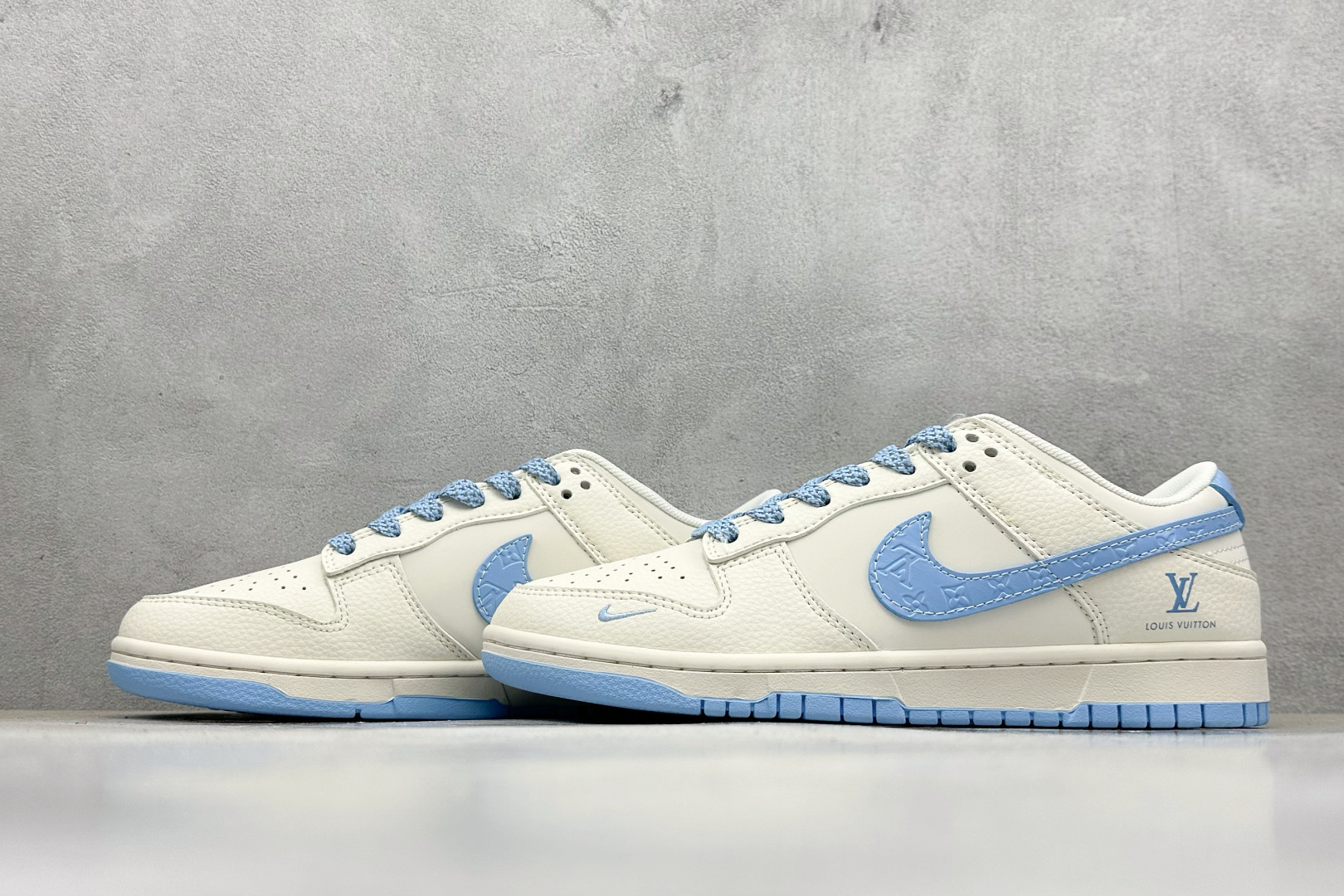 Nike SB Dunk Low LV联名 米白冰蓝印花 周年高端定制 低帮休闲板鞋 JP1628-015