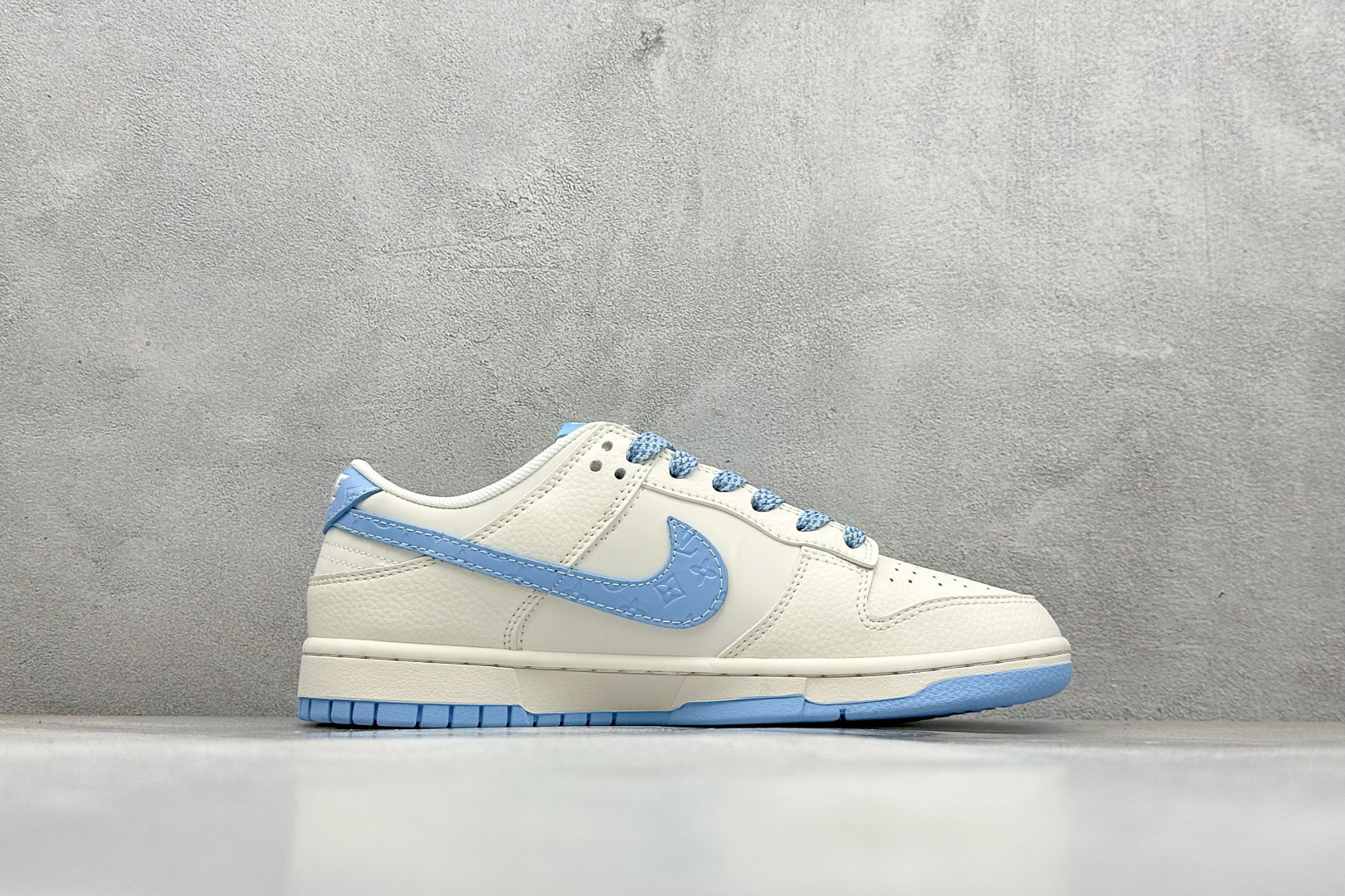 Nike SB Dunk Low LV联名 米白冰蓝印花 周年高端定制 低帮休闲板鞋 JP1628-015