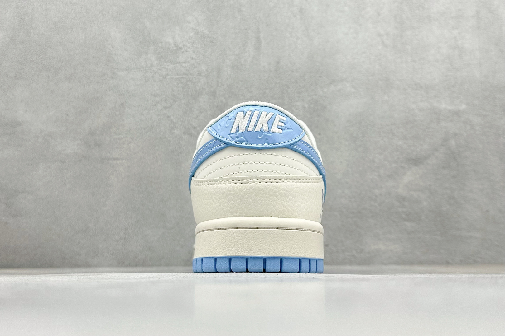 Nike SB Dunk Low LV联名 米白冰蓝印花 周年高端定制 低帮休闲板鞋 JP1628-015