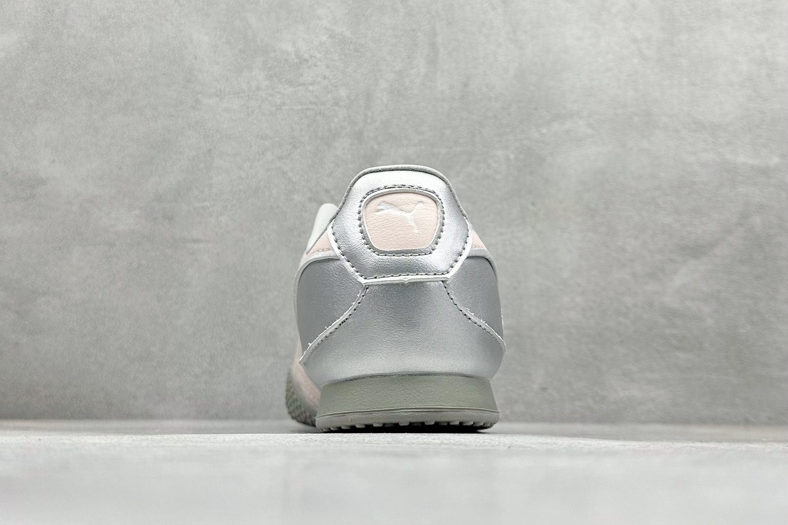 TG版PUMA Bella V2 Leather彪马 舒适 低帮生活休闲德训薄底鞋 404043-03