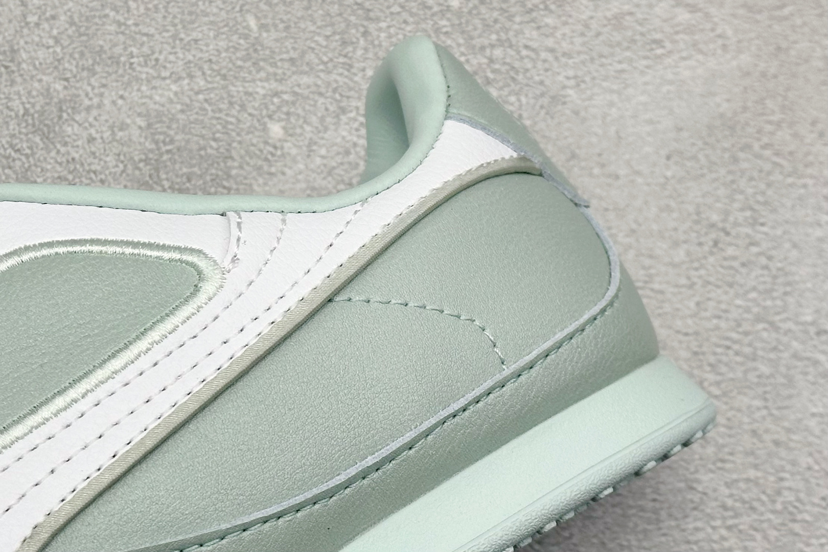 160 TG版PUMA Bella V2 Leather彪马 舒适 低帮生活休闲德训薄底鞋 404043-04