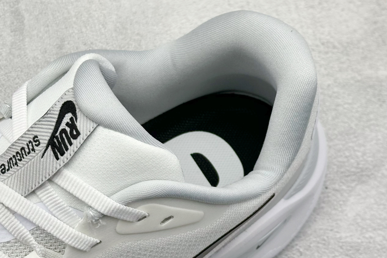 FS版Nike Air Zoom Structure 26 耐克减震防滑舒适跑鞋 HJ1102-100-High Quatity Cheap Brand wholesale wholesaler seller Clothes Bags handbags Sneakers Top Fashion Clothing Shoes from China Factory Chinese suppliers best Quality Beautiful Price FS版Nike Air Zoom Structure 26 耐克减震防滑舒适跑鞋 HJ1102-100