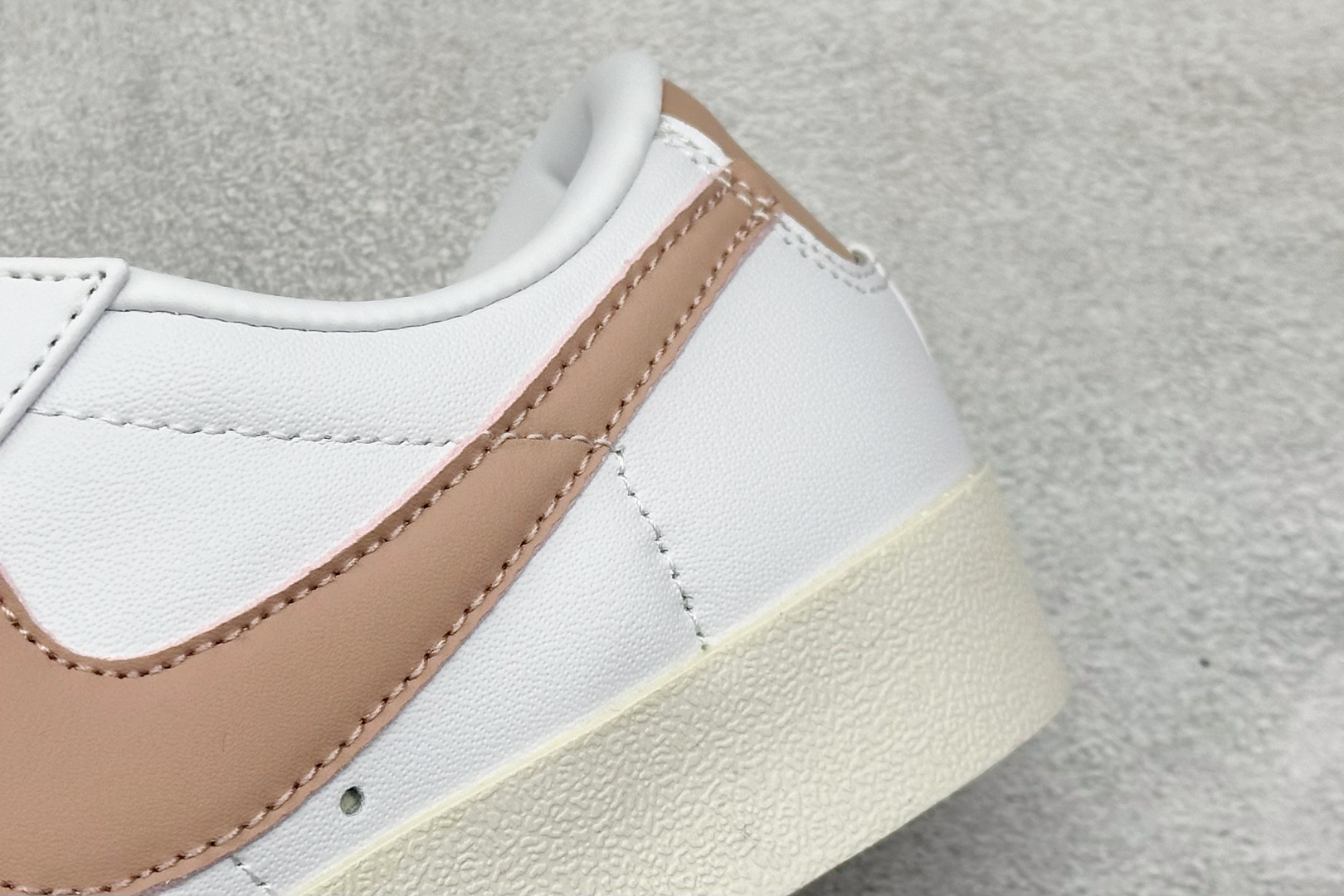 PG版Nike Blazer low 77 低帮休闲板鞋 DC4769-109