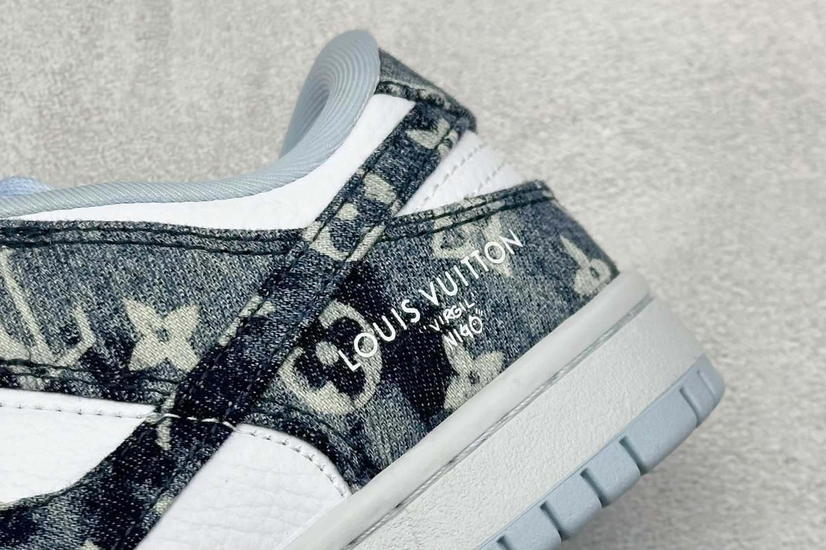 SC版Nike SB Dunk Low LV联名 扎染牛仔 周年高端定制 低帮休闲板鞋 SC0601-475