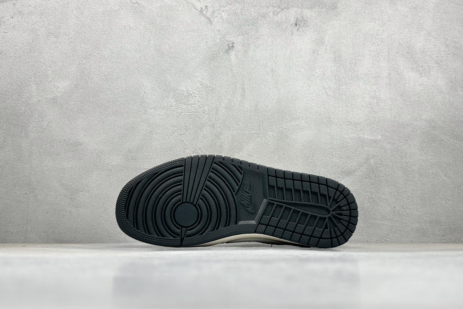 XC版Travis Scott x Fragment Design x Jordan Air Jordan 1 Low SP “黑泼墨拉布布” DZ5899-019