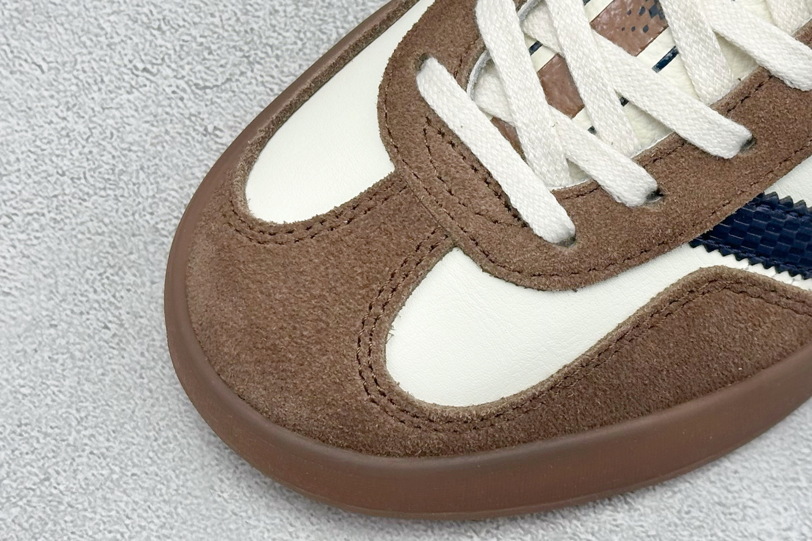 160 Adidas Originals Gazelle Indoor三叶草复古休闲防滑耐磨低帮板鞋 JP9221