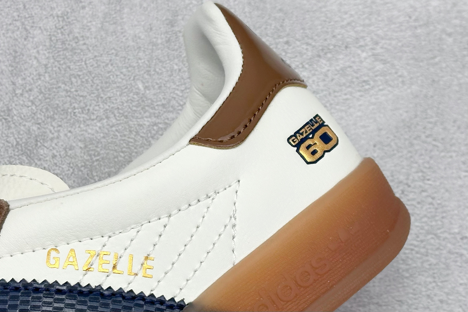 160 Adidas Originals Gazelle Indoor三叶草复古休闲防滑耐磨低帮板鞋 JP9221