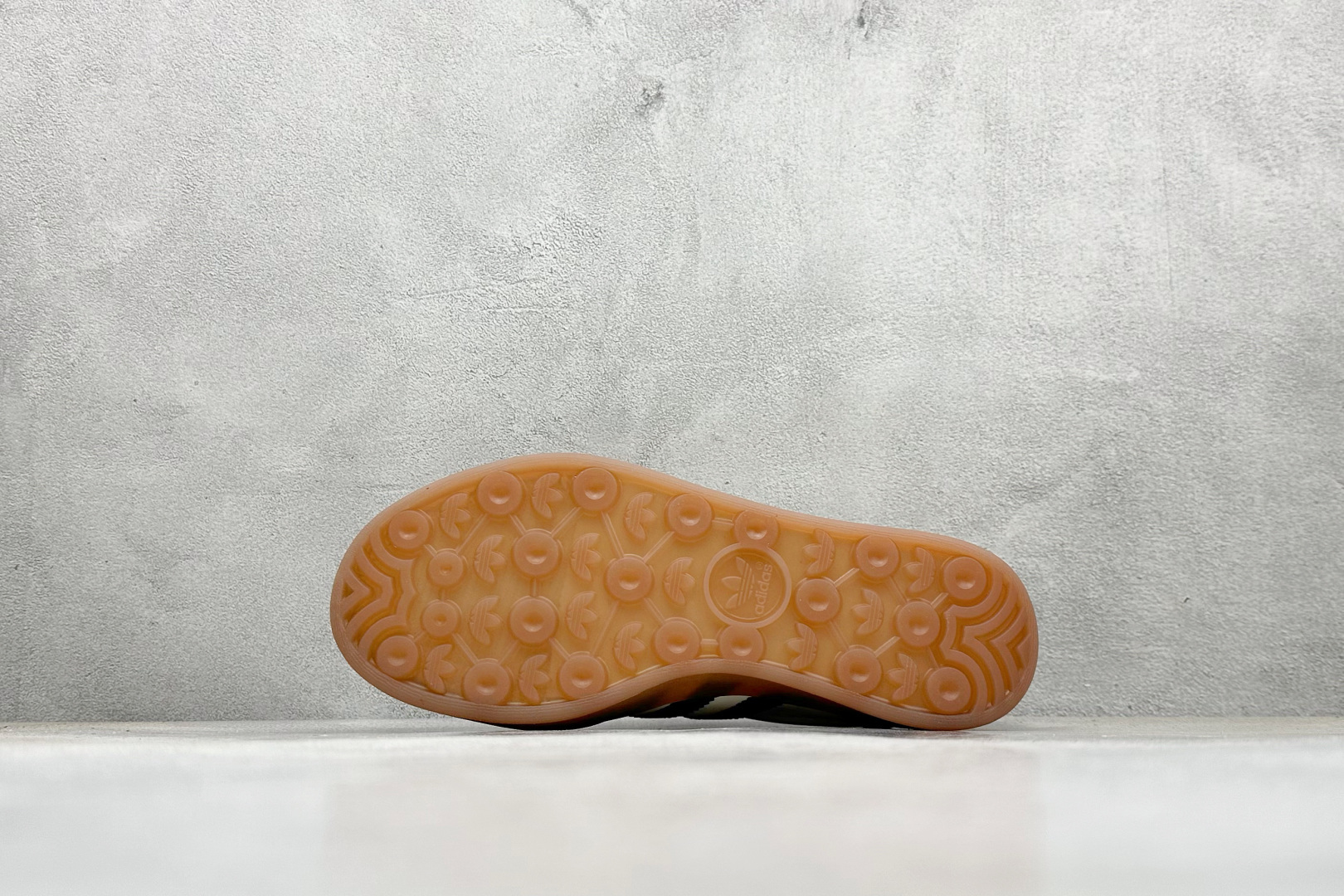 160 Adidas Originals Gazelle Indoor三叶草复古休闲防滑耐磨低帮板鞋 JP9221