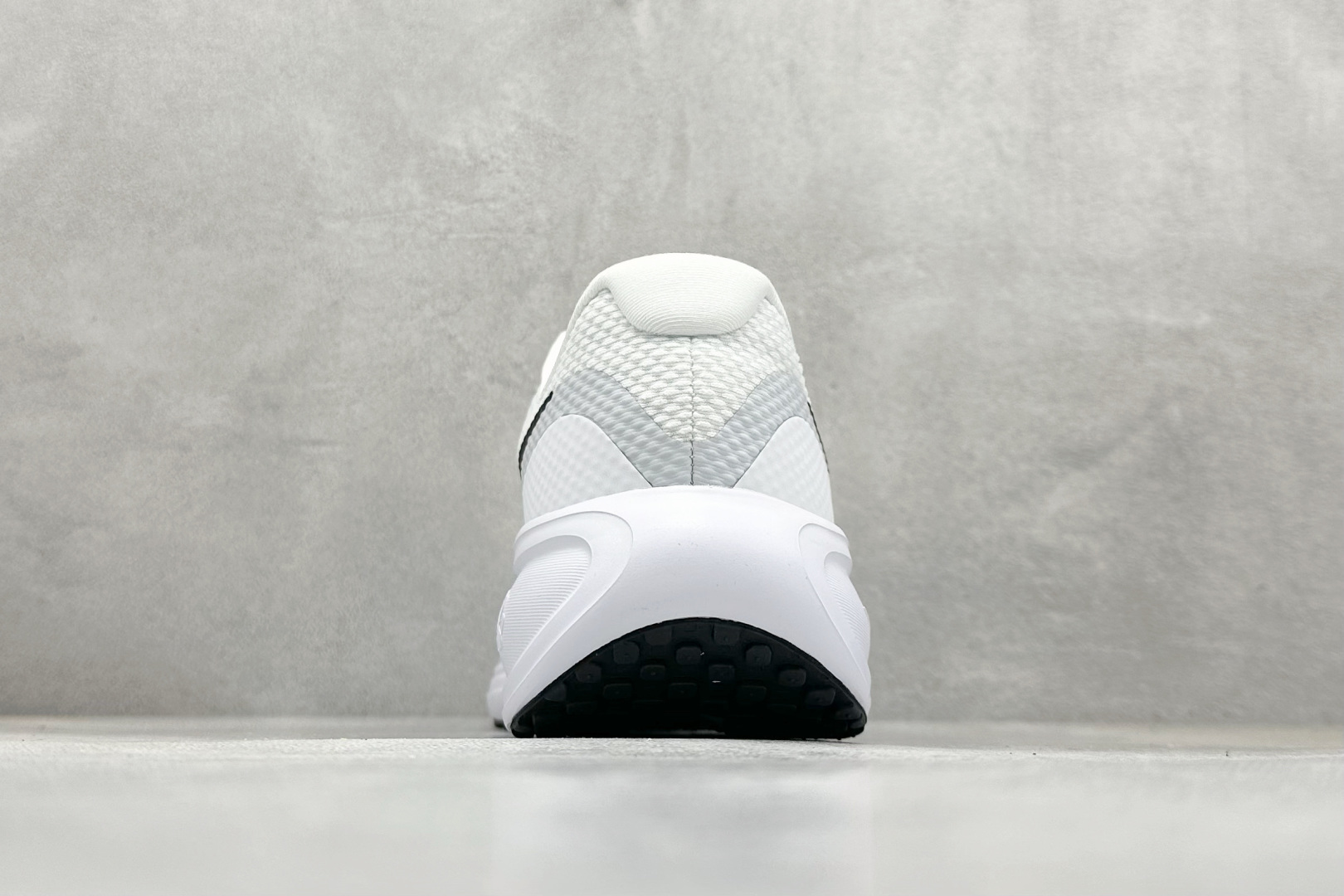 Nike Revolution 8 耐克轻便跑步鞋网面透气休闲鞋 HJ9198-101