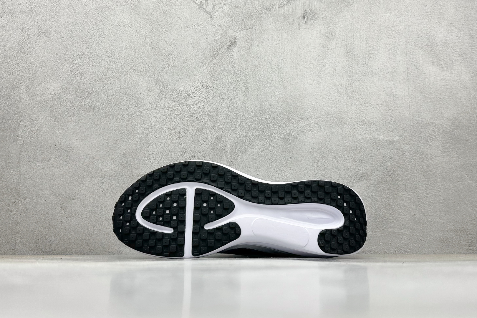 Nike Revolution 8 耐克轻便跑步鞋网面透气休闲鞋 HJ9198-101