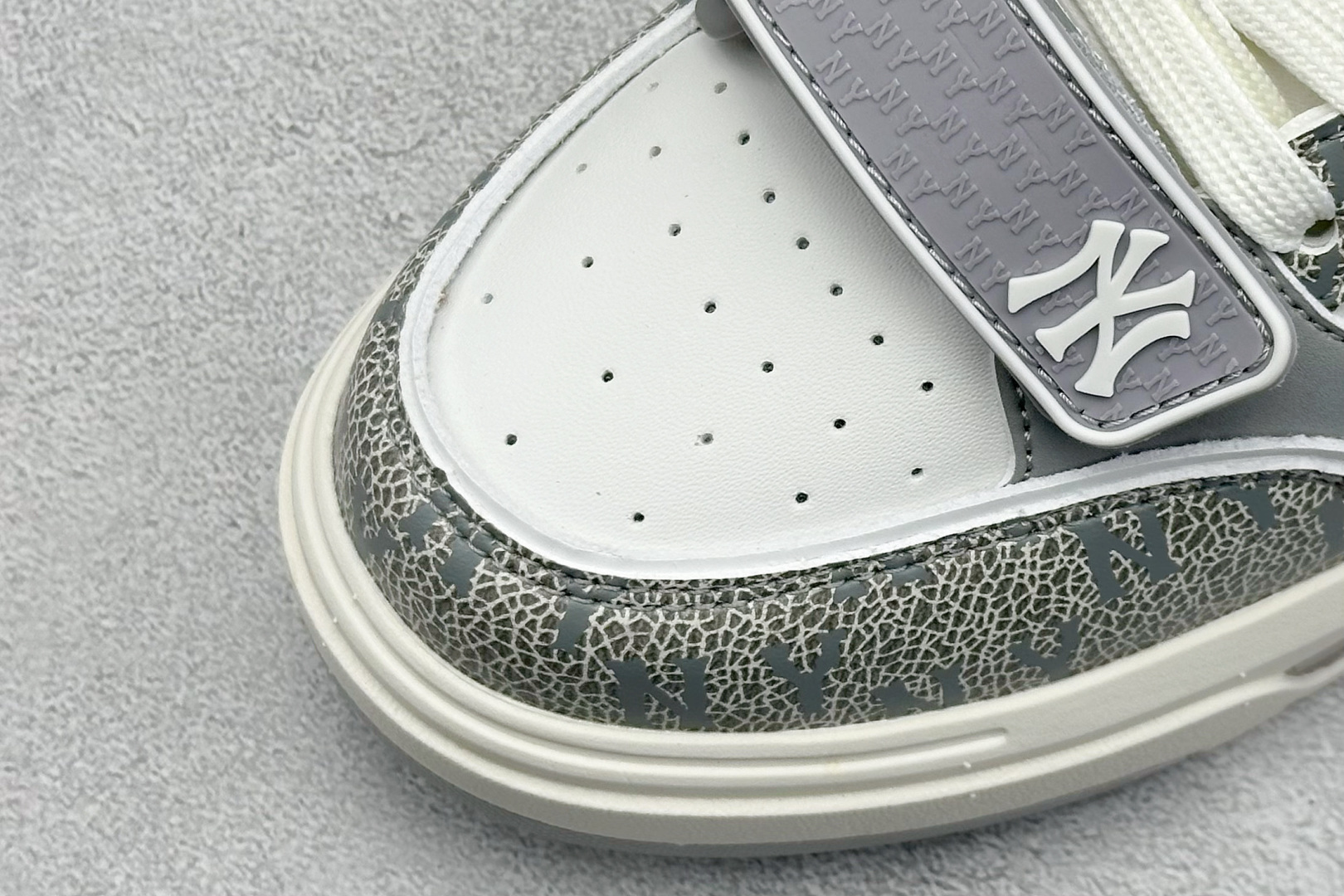 180 NY平台订单 MLB Chunky Liner 学长鞋系列低帮老爹风轻量增高厚底百搭休闲运动慢跑鞋 3ASXP025N