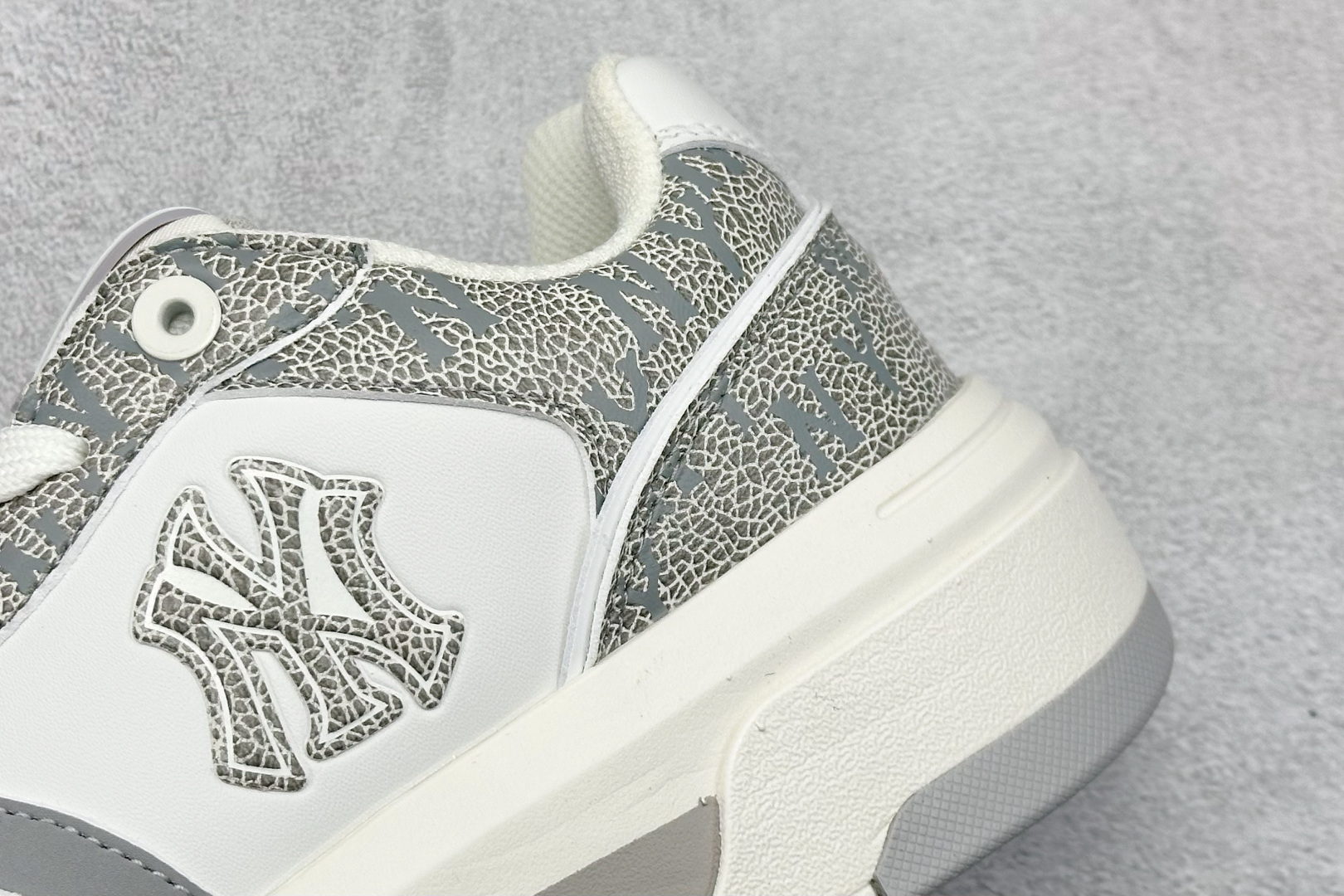 180 NY平台订单 MLB Chunky Liner 学长鞋系列低帮老爹风轻量增高厚底百搭休闲运动慢跑鞋 3ASXP025N