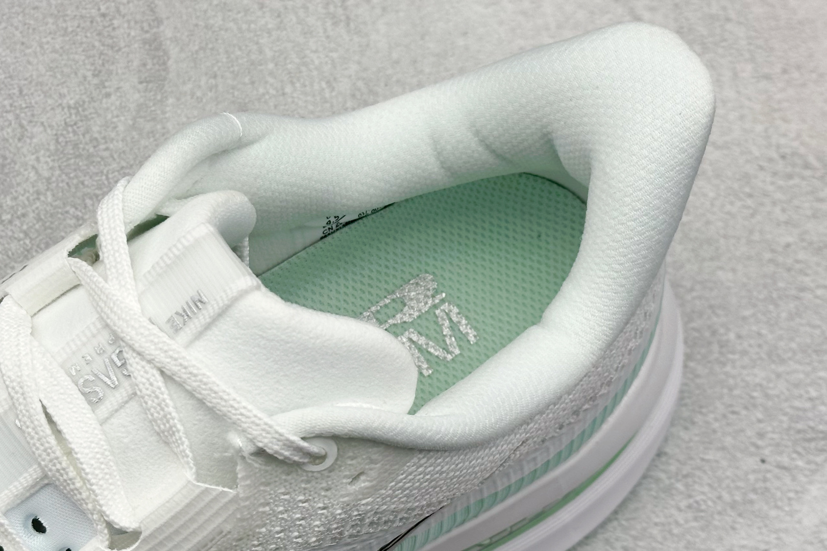 CK版NK Pegasus Premium系列 全掌气垫纤维气柱网面跑步鞋 HQ2592-103