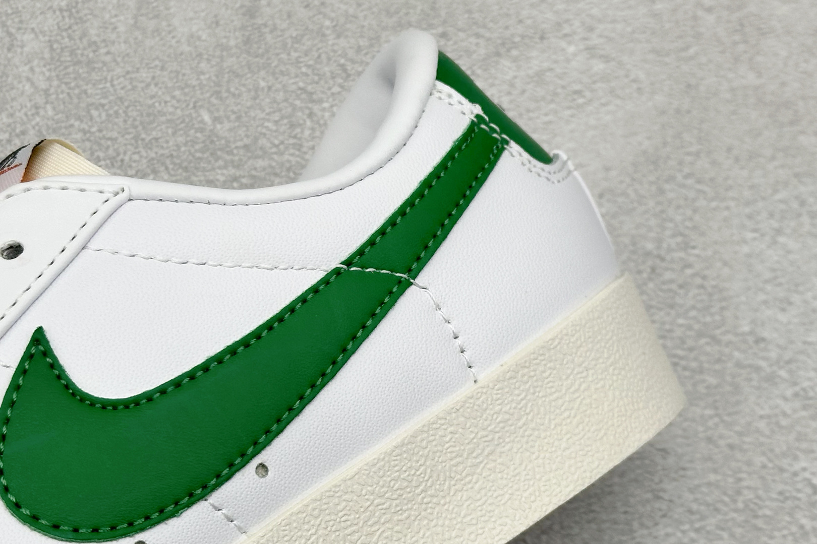 150 PG版Nike Blazer low 77 低帮休闲板鞋 DA6364-115