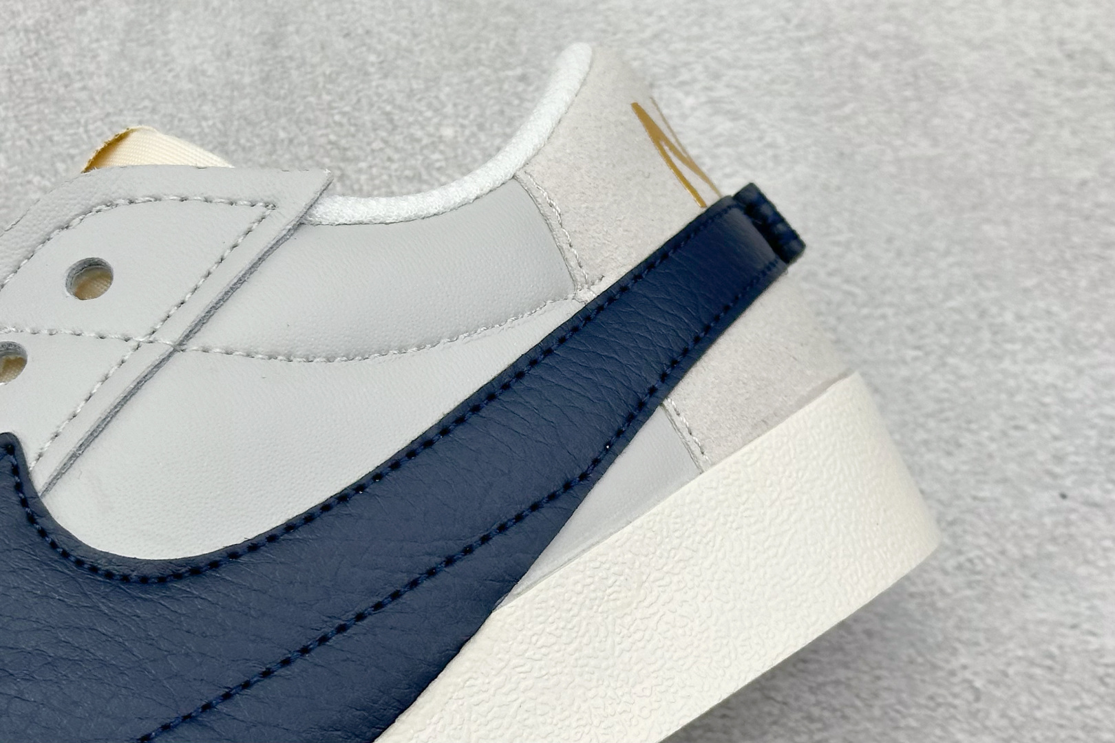 PG版Nike Blazer low 77 JUMBO 开括者大勾低帮休闲板鞋 FZ6773-100