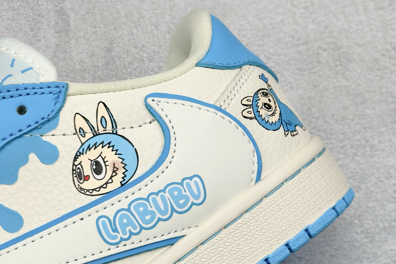 XC版Travis Scott x Nike Air Jordan 1 Low x LABUBU Air Jordan 1 Low 反转蓝白倒钩 DZ5899-022