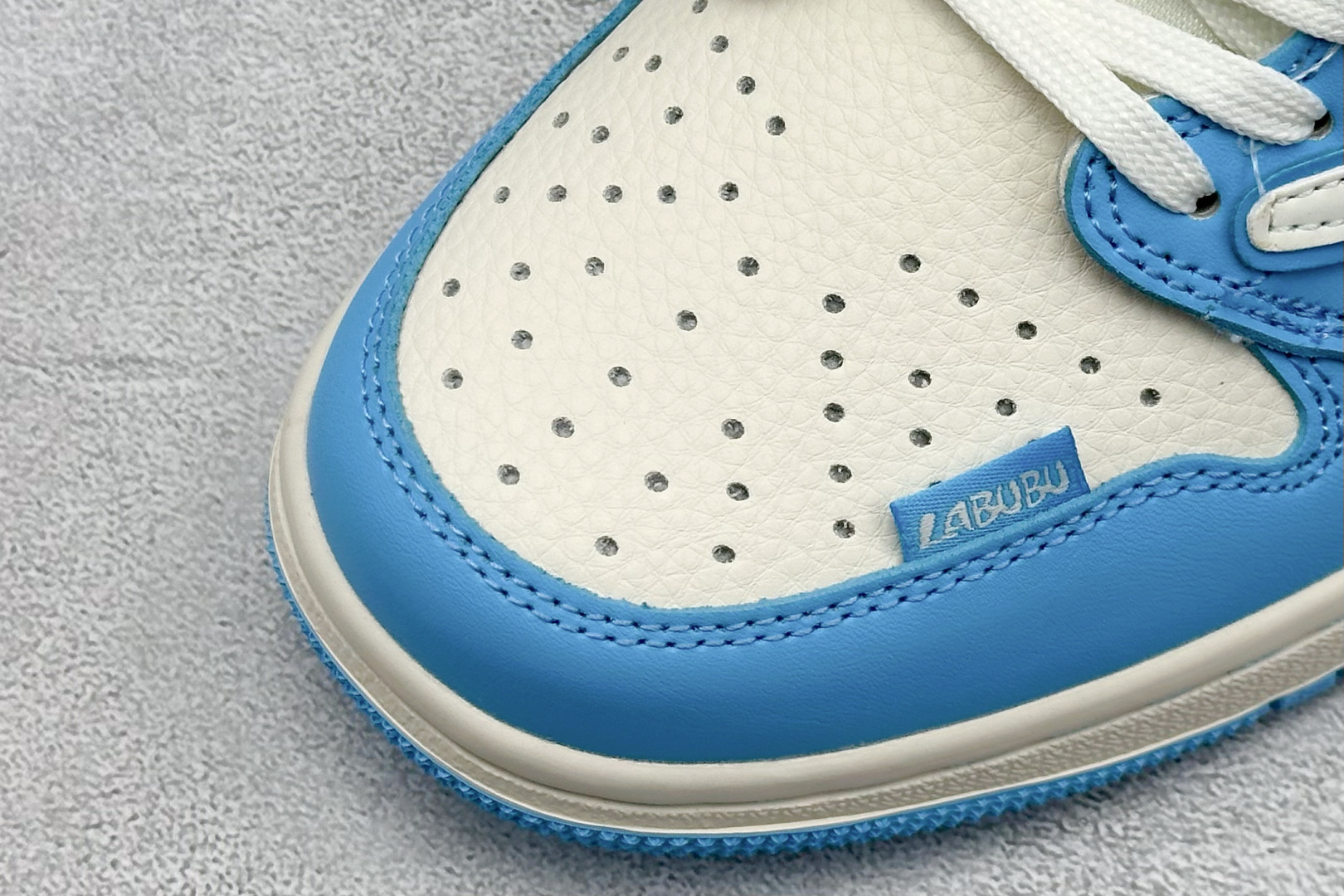 XC版Travis Scott x Nike Air Jordan 1 Low x LABUBU Air Jordan 1 Low 反转蓝白倒钩 DZ5899-022