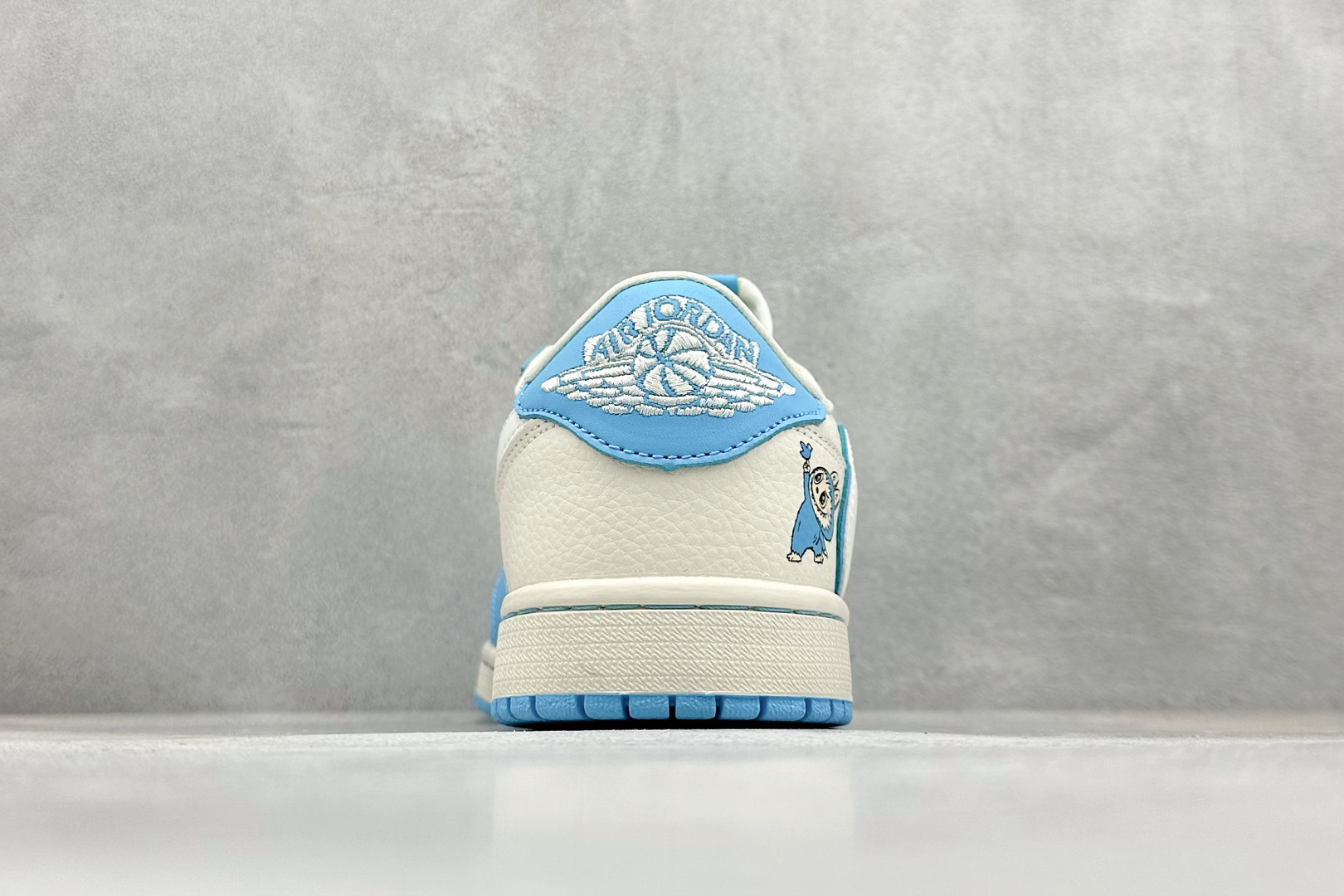 XC版Travis Scott x Nike Air Jordan 1 Low x LABUBU Air Jordan 1 Low 反转蓝白倒钩 DZ5899-022