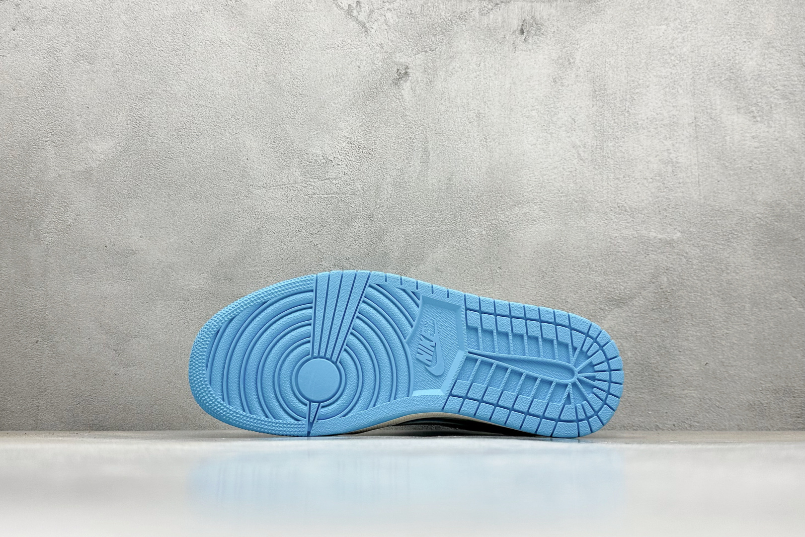 XC版Travis Scott x Nike Air Jordan 1 Low x LABUBU Air Jordan 1 Low 反转蓝白倒钩 DZ5899-022